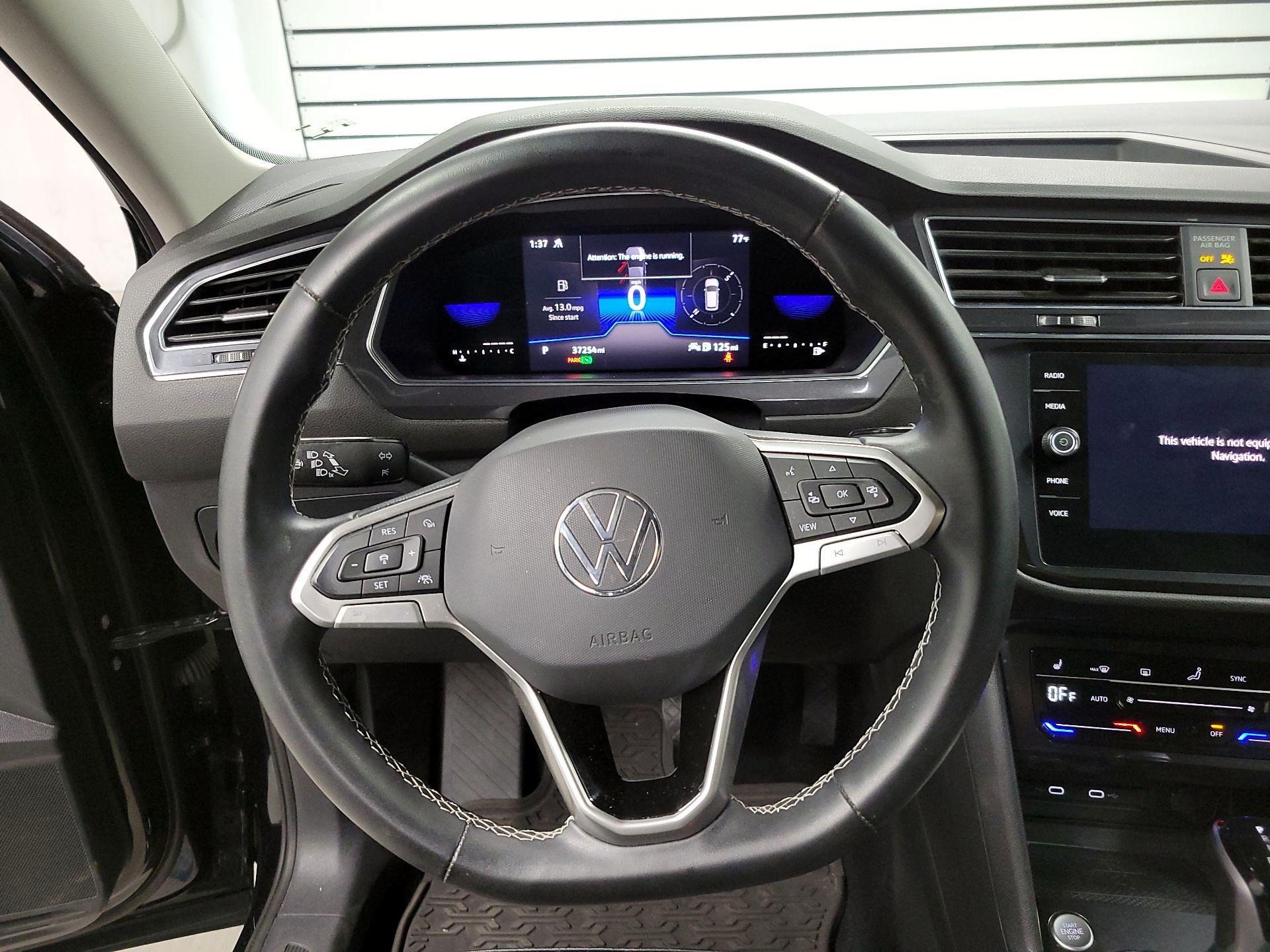 Thumbnail: 2022 Volkswagen Tiguan - 10