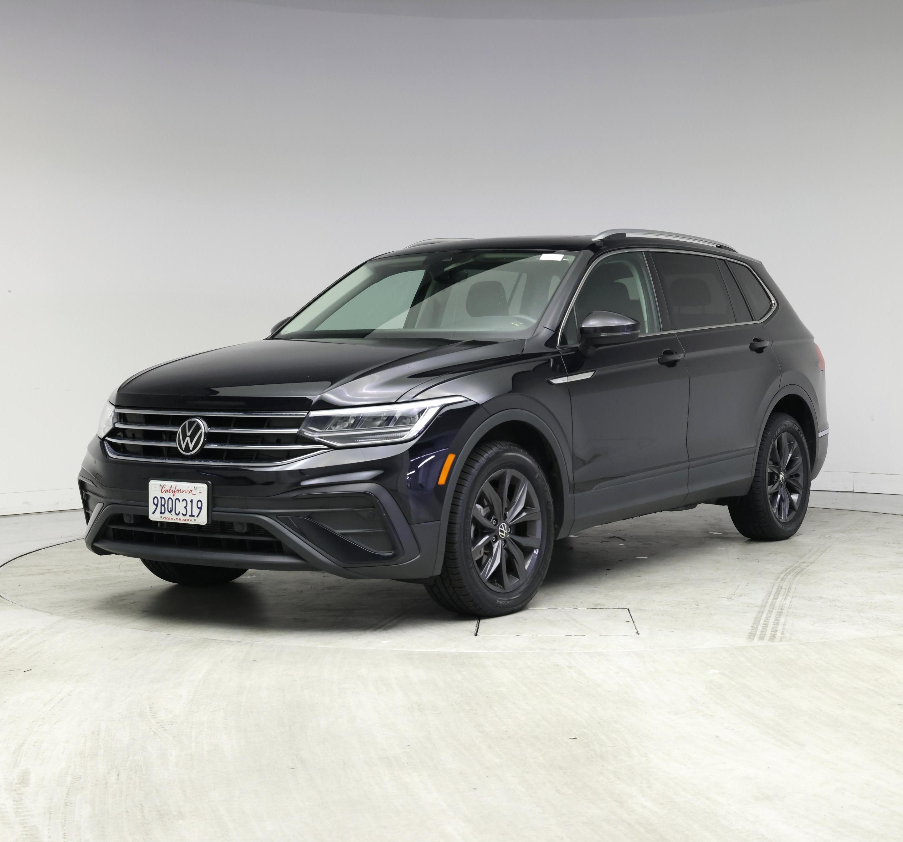Thumbnail: 2022 Volkswagen Tiguan - 4
