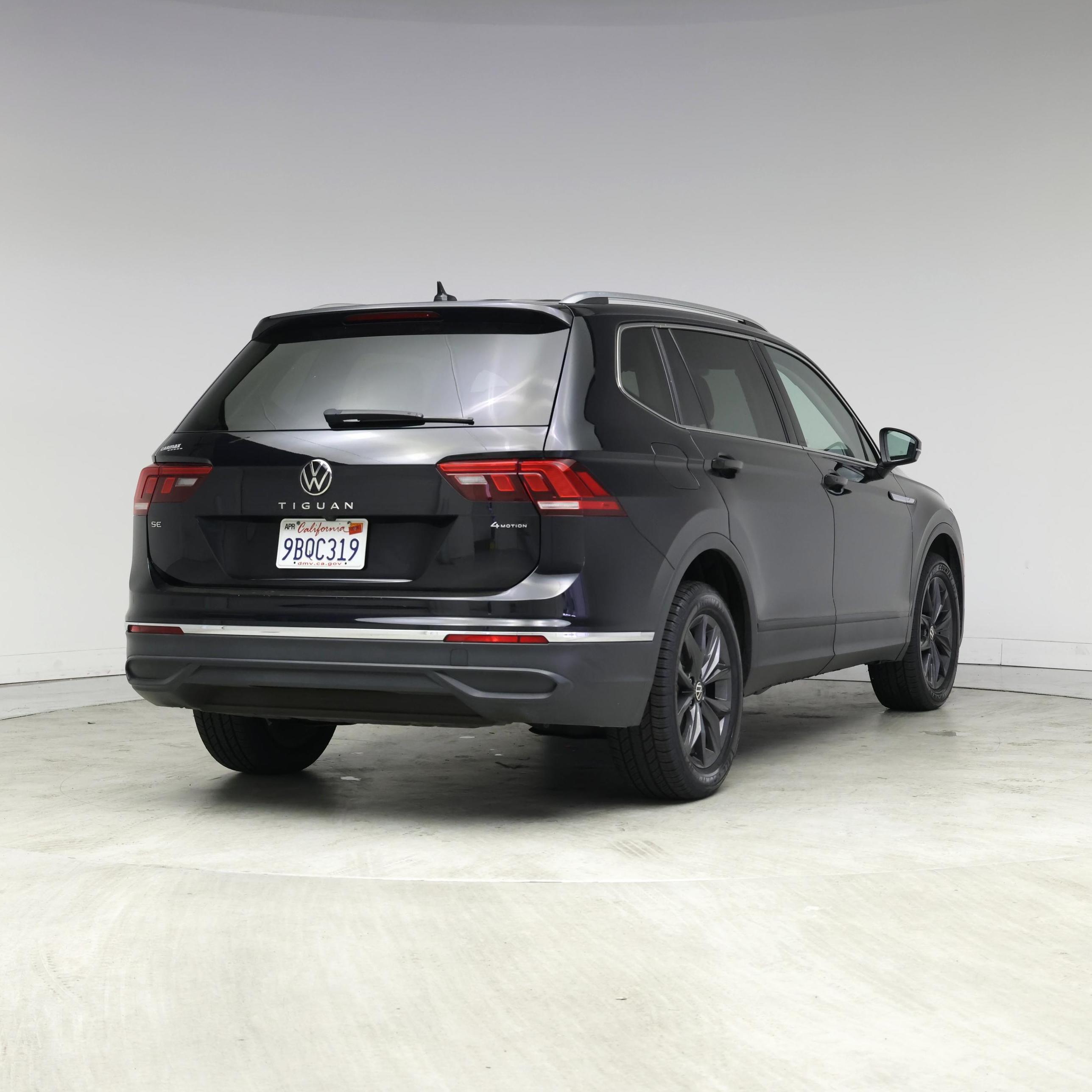 Thumbnail: 2022 Volkswagen Tiguan - 8
