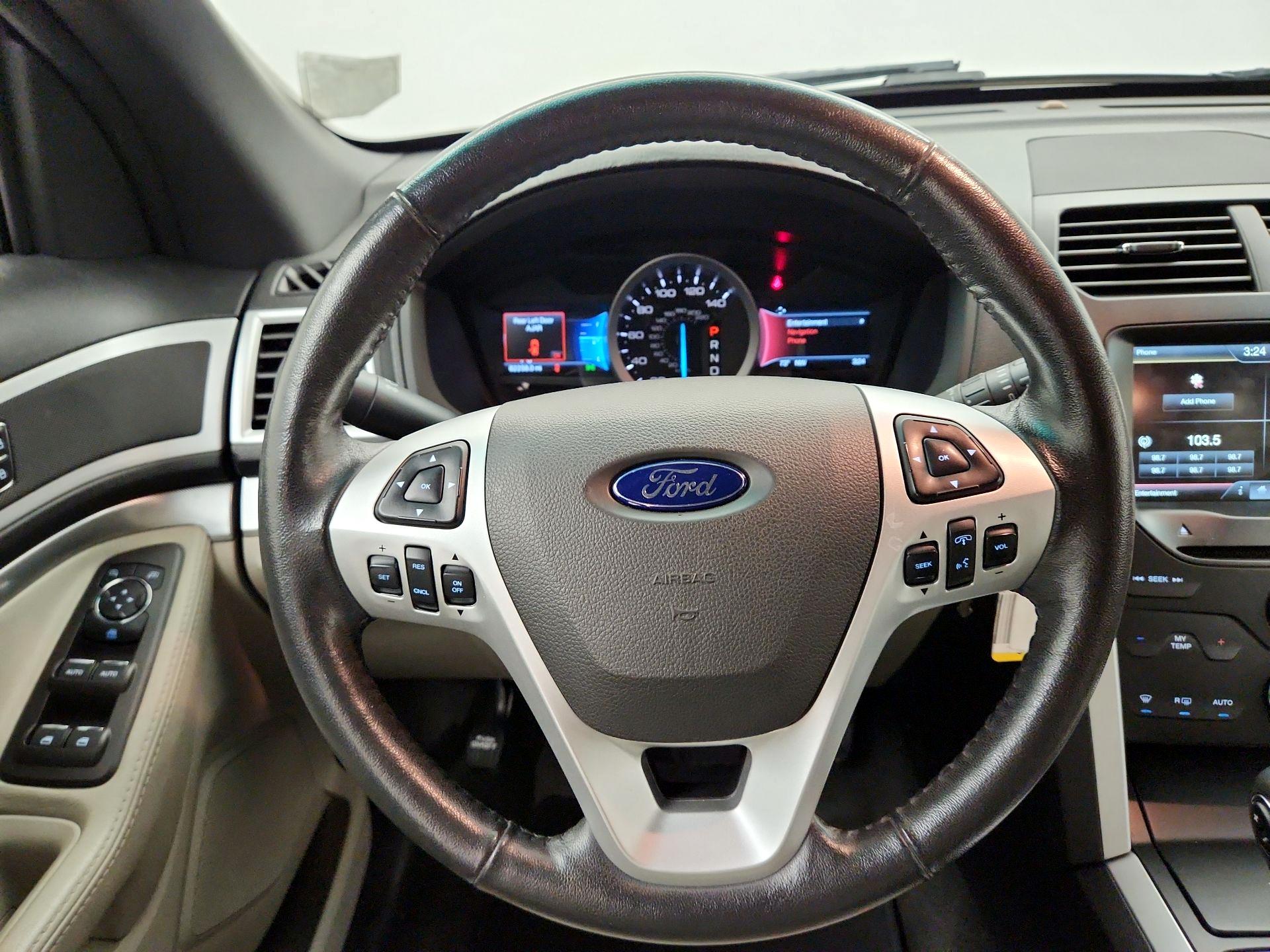 Thumbnail: 2015 Ford Explorer - 10
