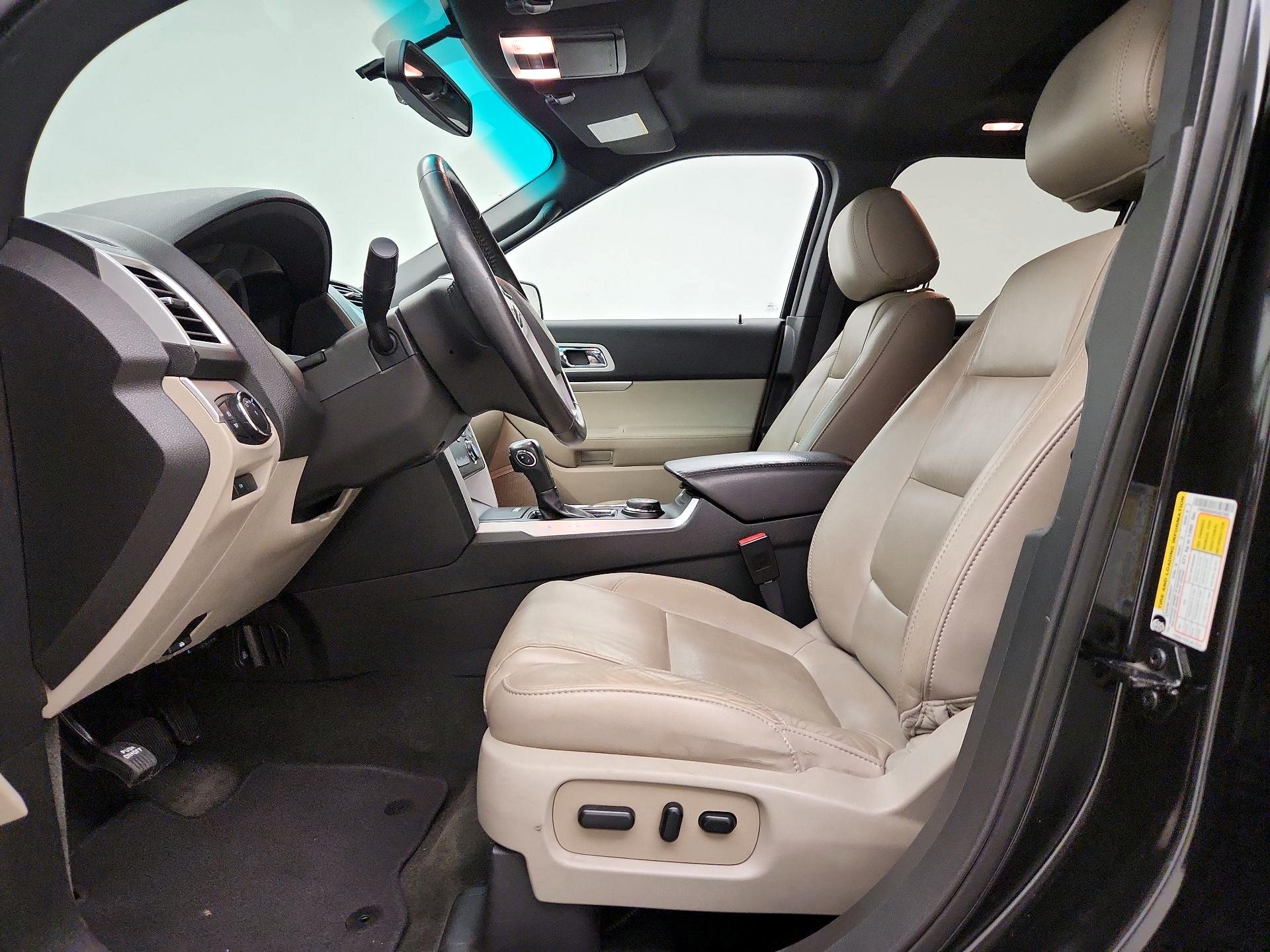 Thumbnail: 2015 Ford Explorer - 11