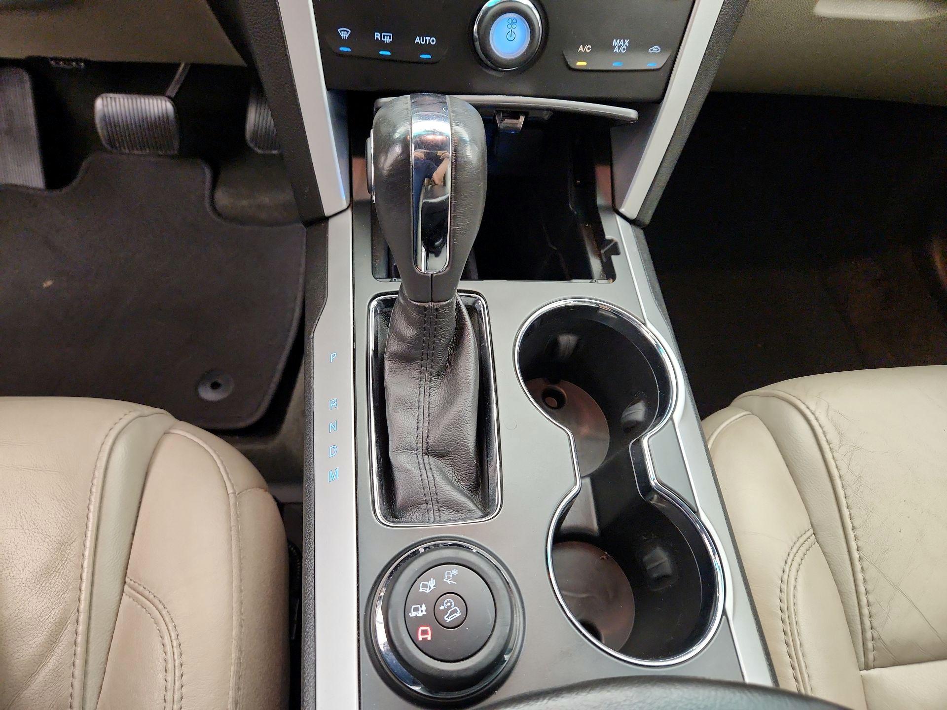 Thumbnail: 2015 Ford Explorer - 17