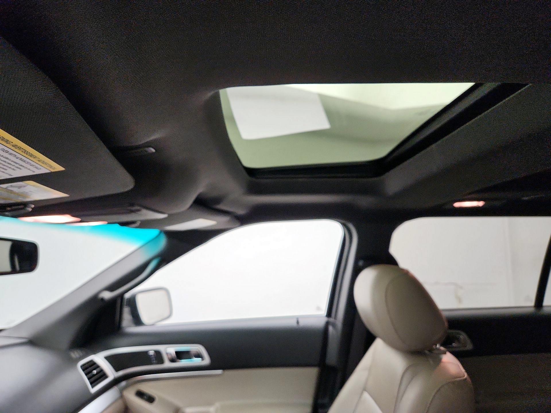 Thumbnail: 2015 Ford Explorer - 19