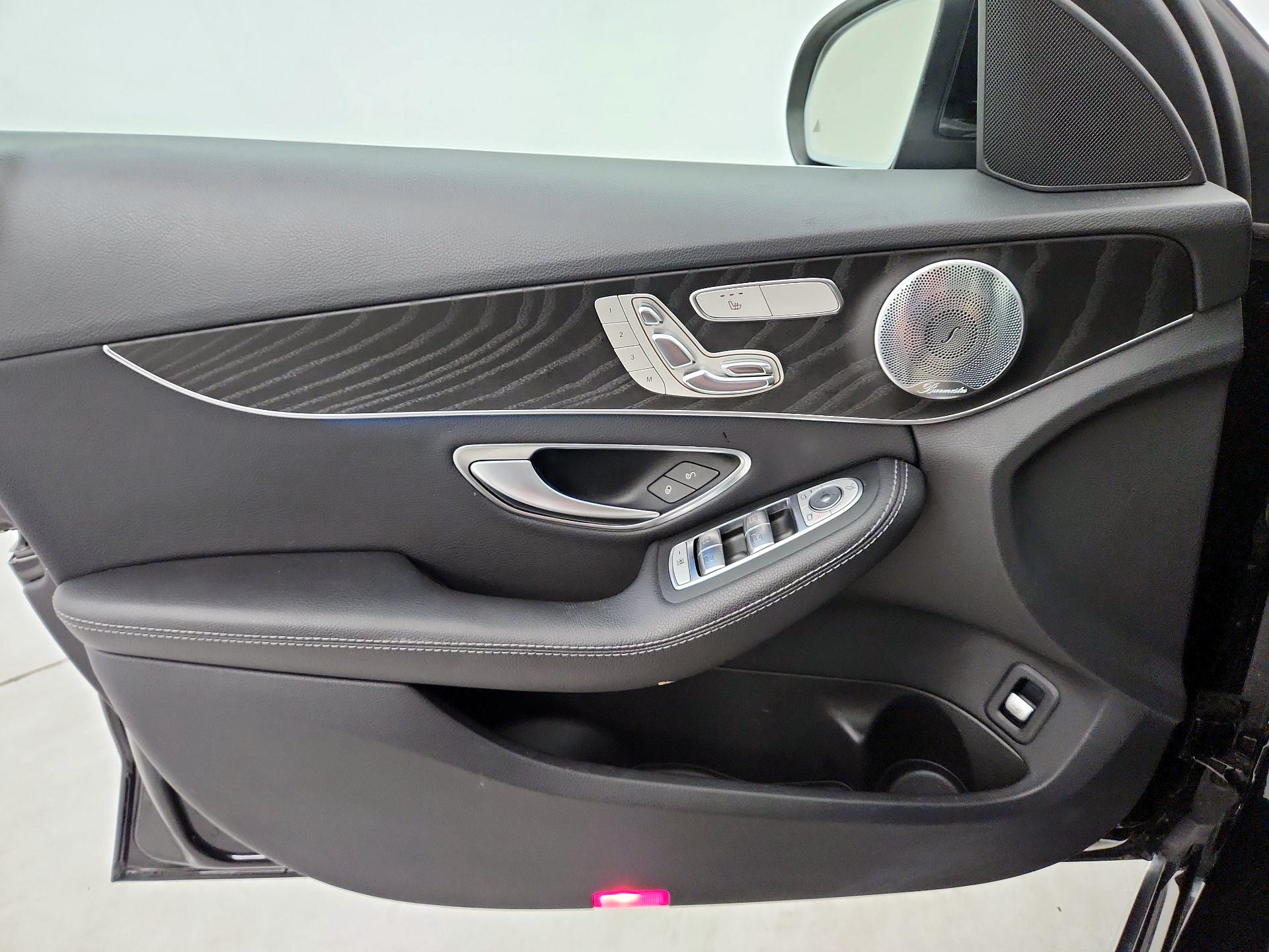 Thumbnail: 2017 Mercedes-Benz C-Class - 12