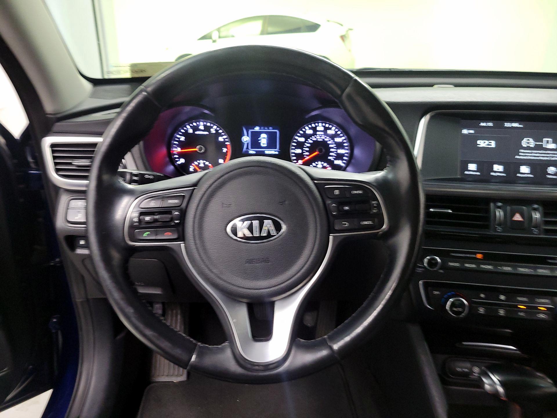 Thumbnail: 2018 Kia Optima - 10