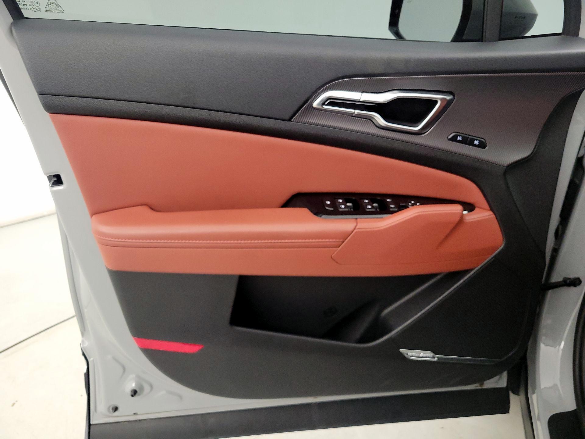 Thumbnail: 2023 Kia Sportage - 12
