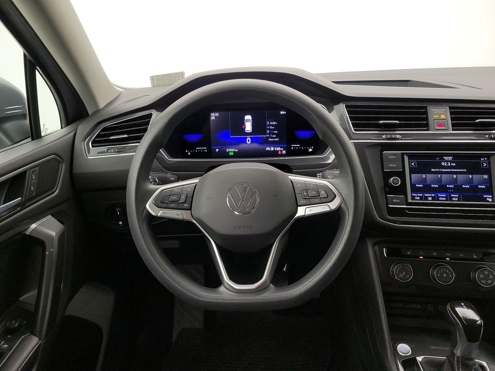 Thumbnail: 2022 Volkswagen Tiguan - 10