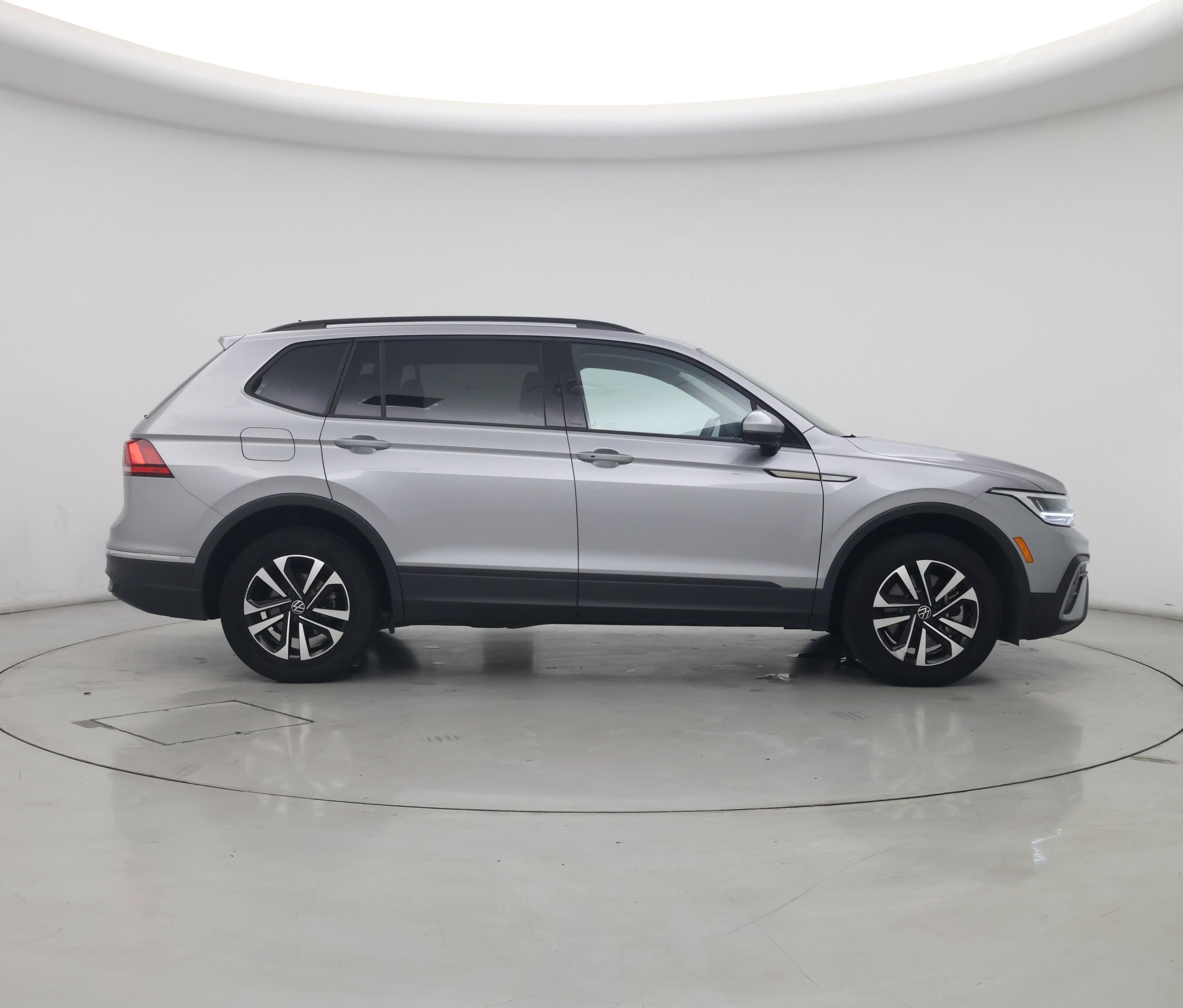 Thumbnail: 2022 Volkswagen Tiguan - 7