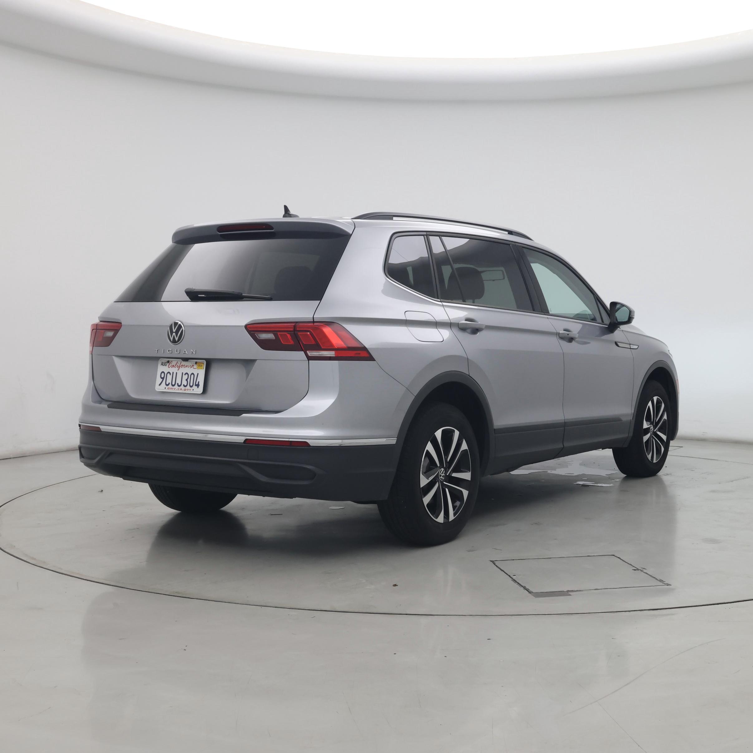 Thumbnail: 2022 Volkswagen Tiguan - 8