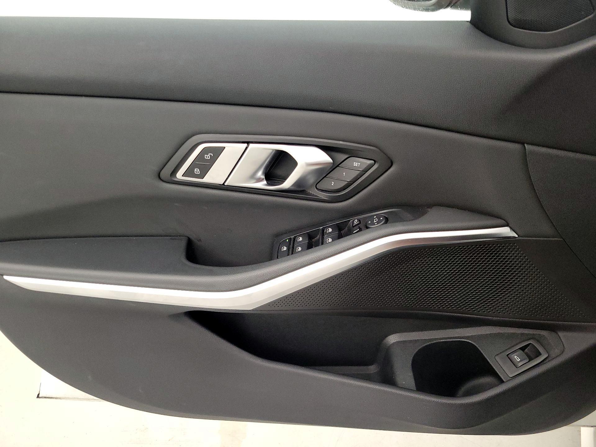 Thumbnail: 2019 BMW 3 Series - 12