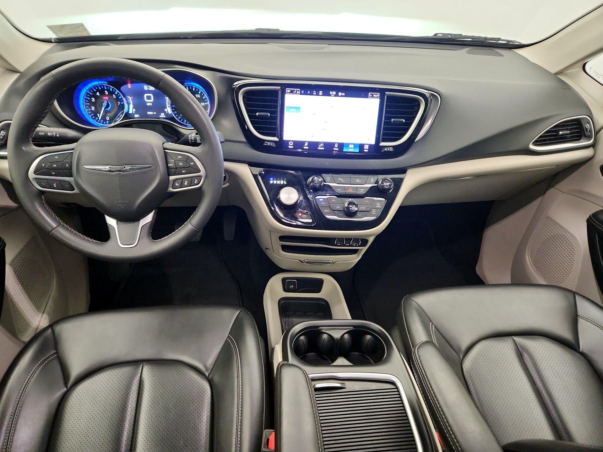 Thumbnail: 2023 Chrysler Pacifica - 9