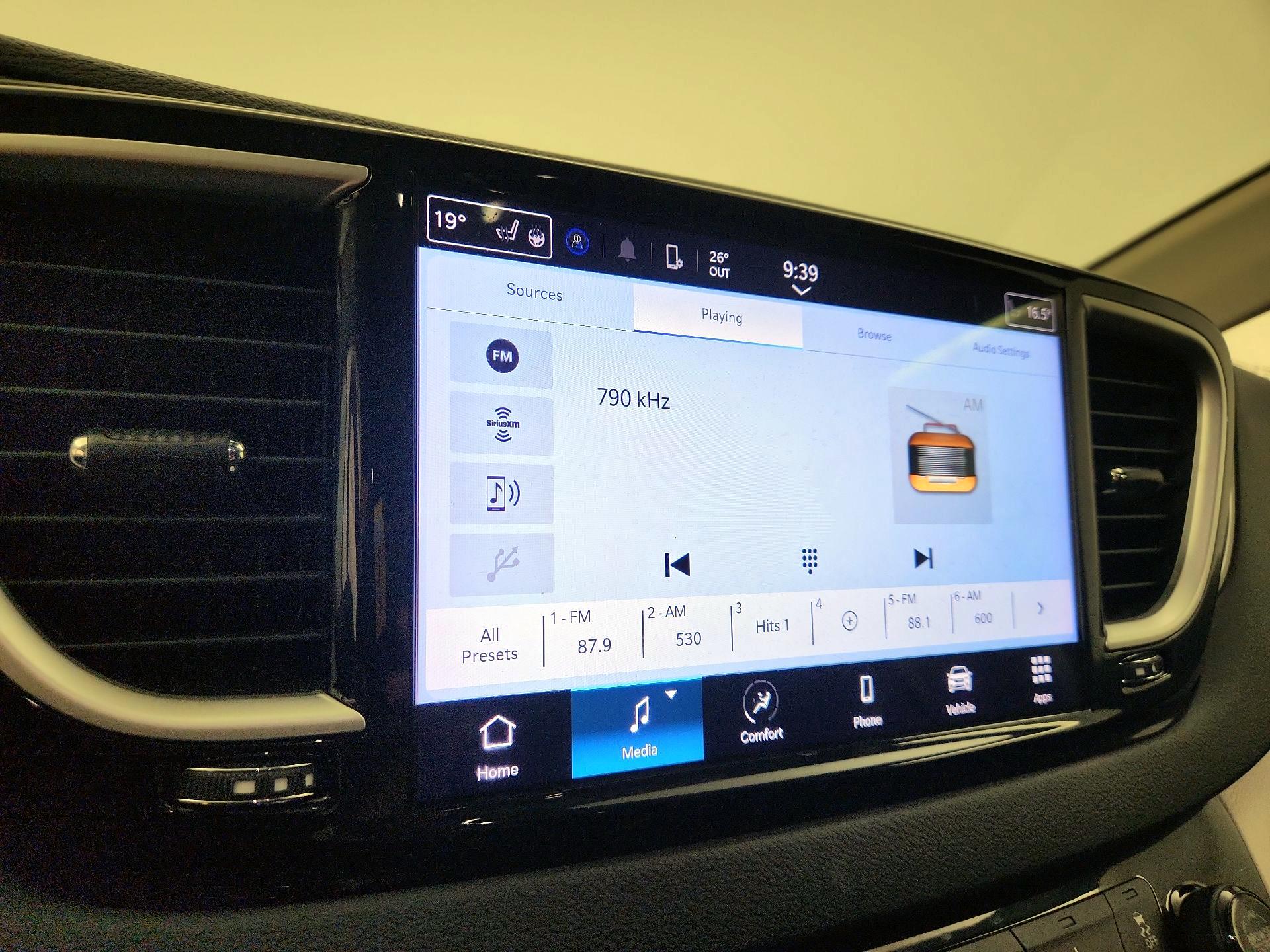 Thumbnail: 2023 Chrysler Pacifica - 15