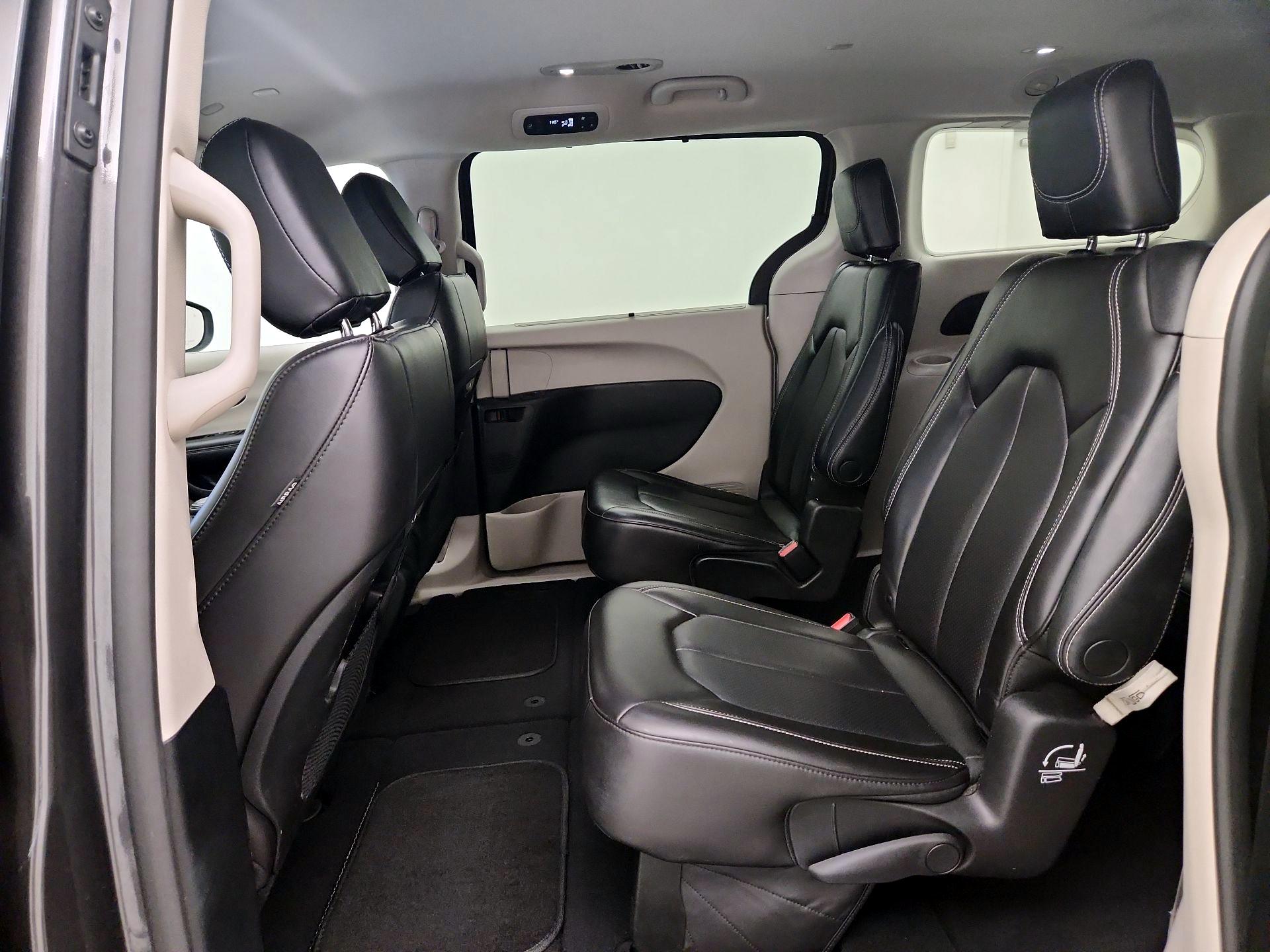 Thumbnail: 2023 Chrysler Pacifica - 19