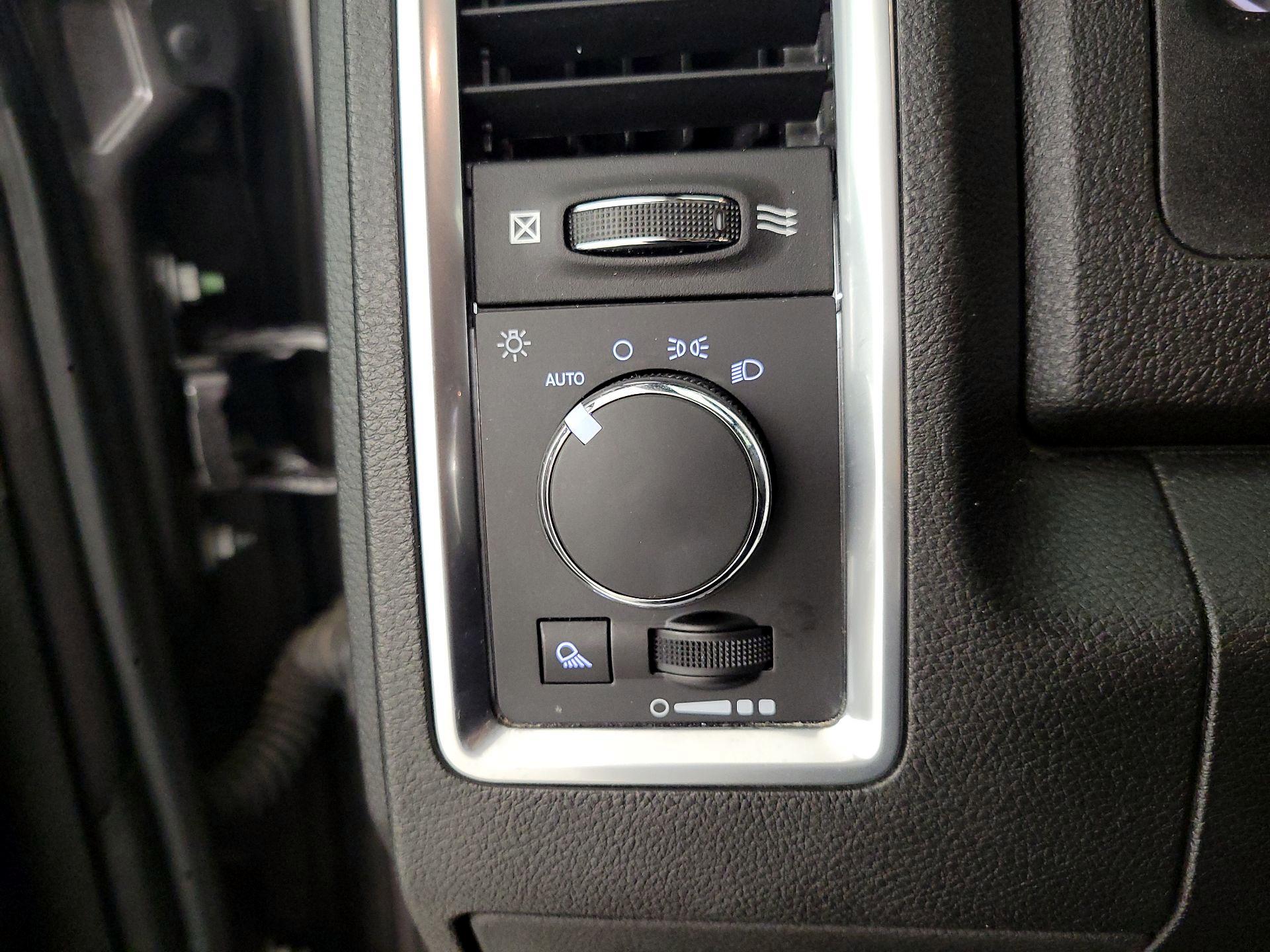 Thumbnail: 2021 RAM 1500 Classic - 13