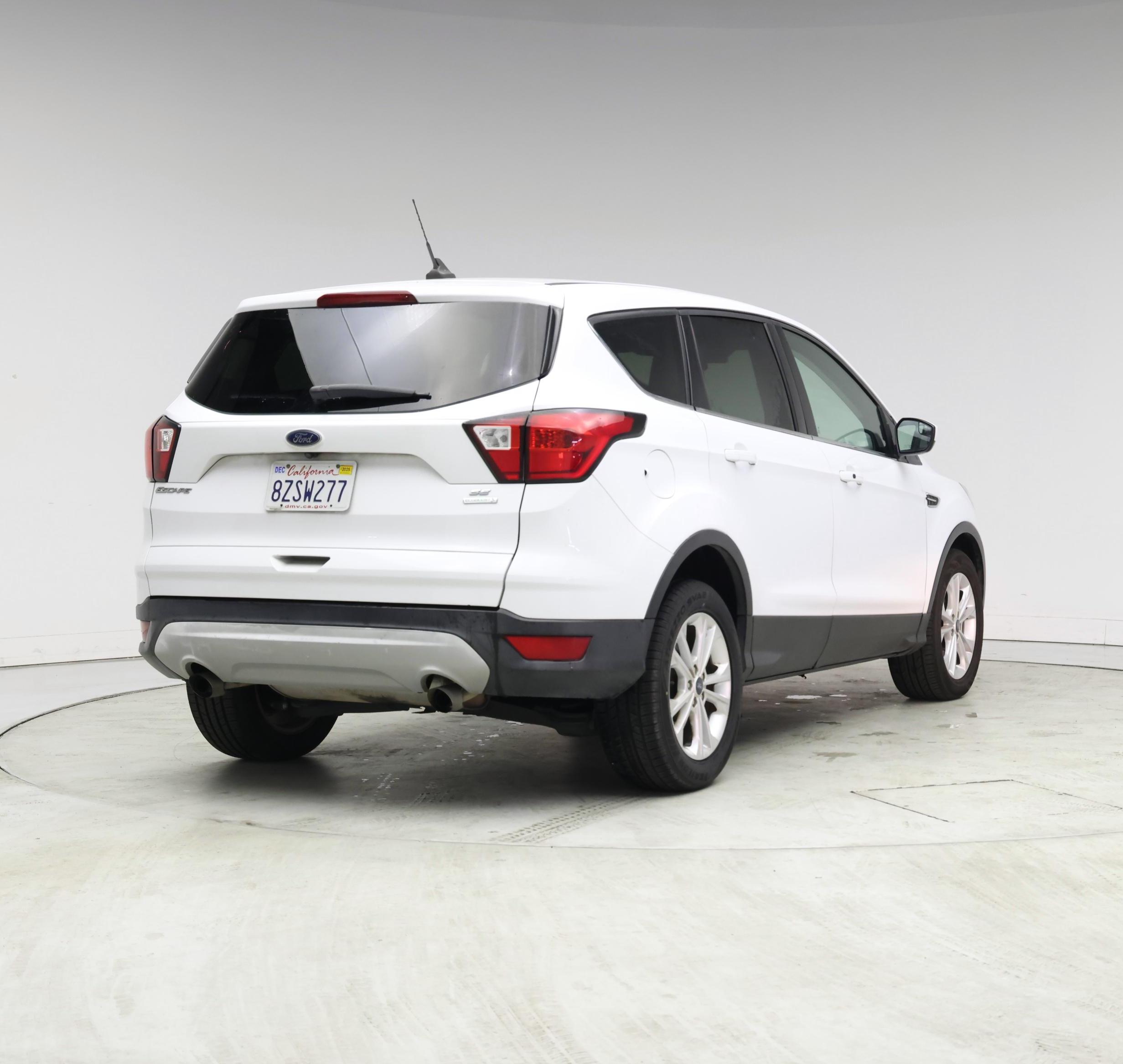 Thumbnail: 2019 Ford Escape - 8
