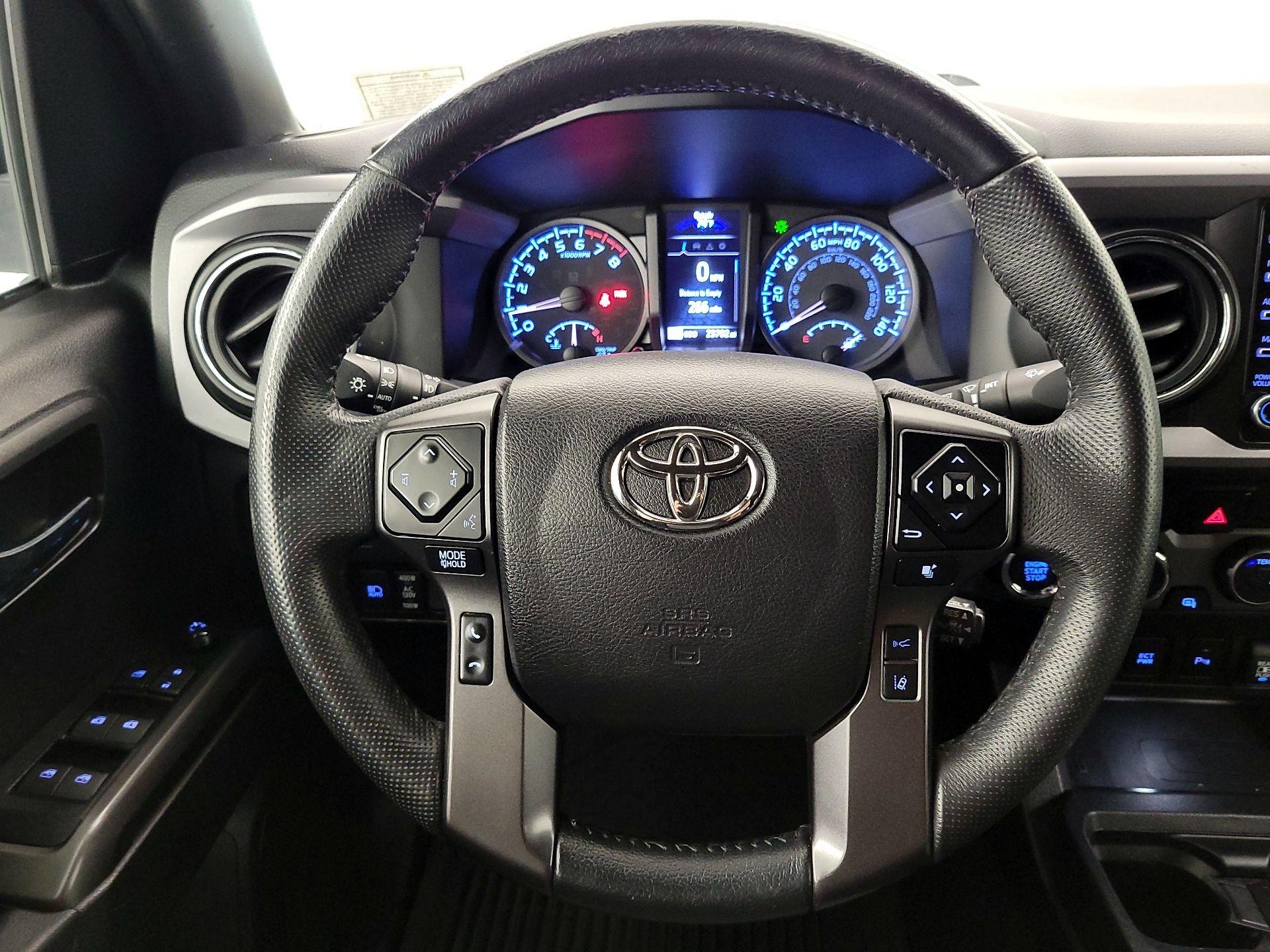 Thumbnail: 2022 Toyota Tacoma - 10
