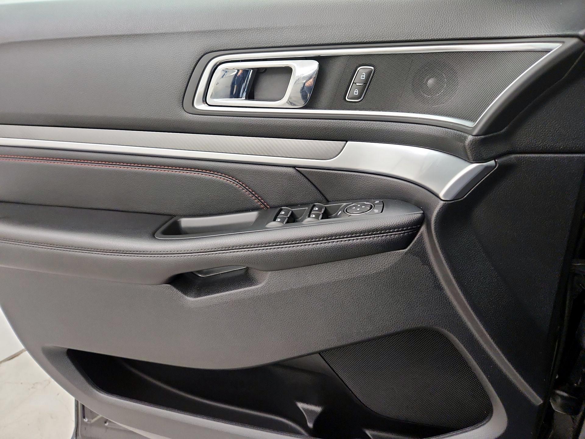 Thumbnail: 2018 Ford Explorer - 12