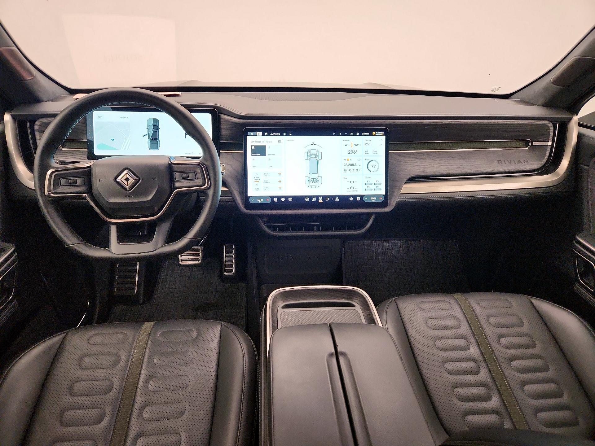 Thumbnail: 2023 Rivian R1T - 9