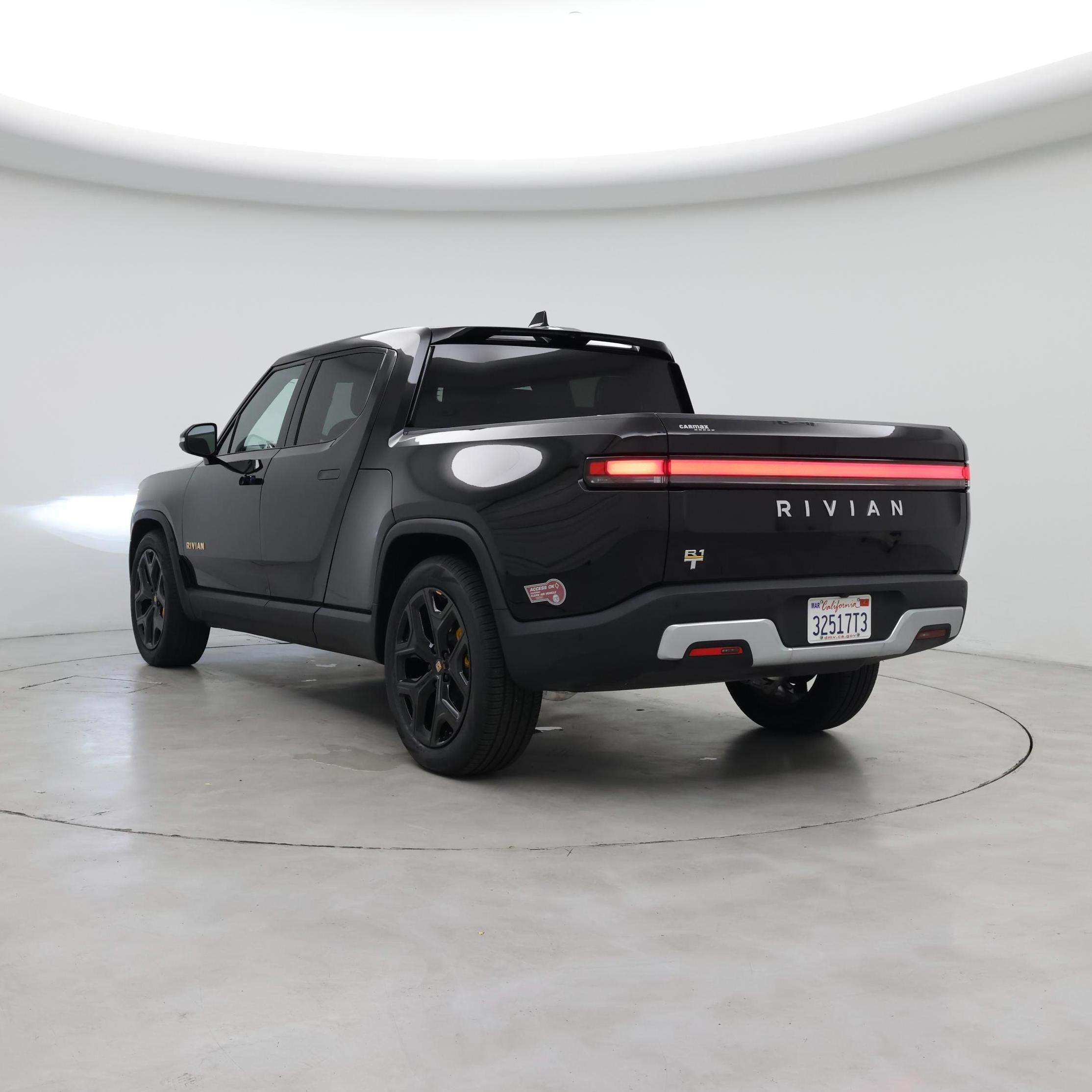 Thumbnail: 2023 Rivian R1T - 2