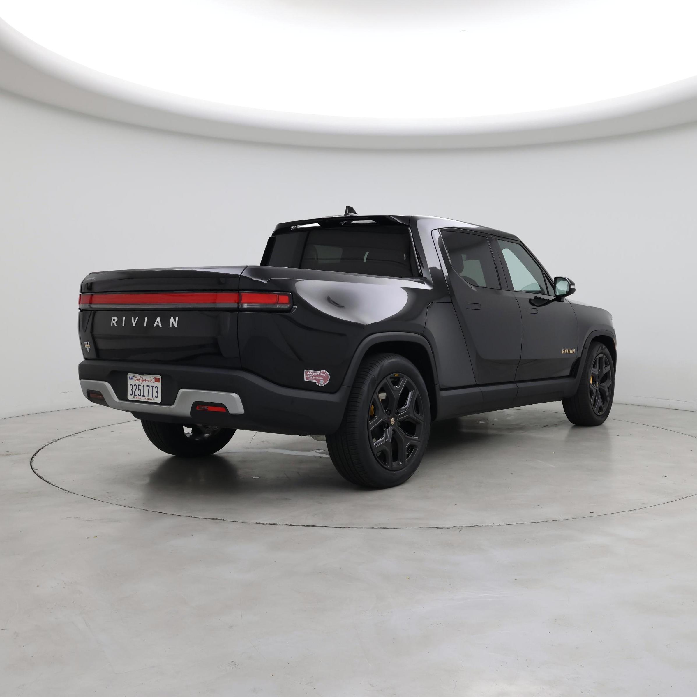 Thumbnail: 2023 Rivian R1T - 8