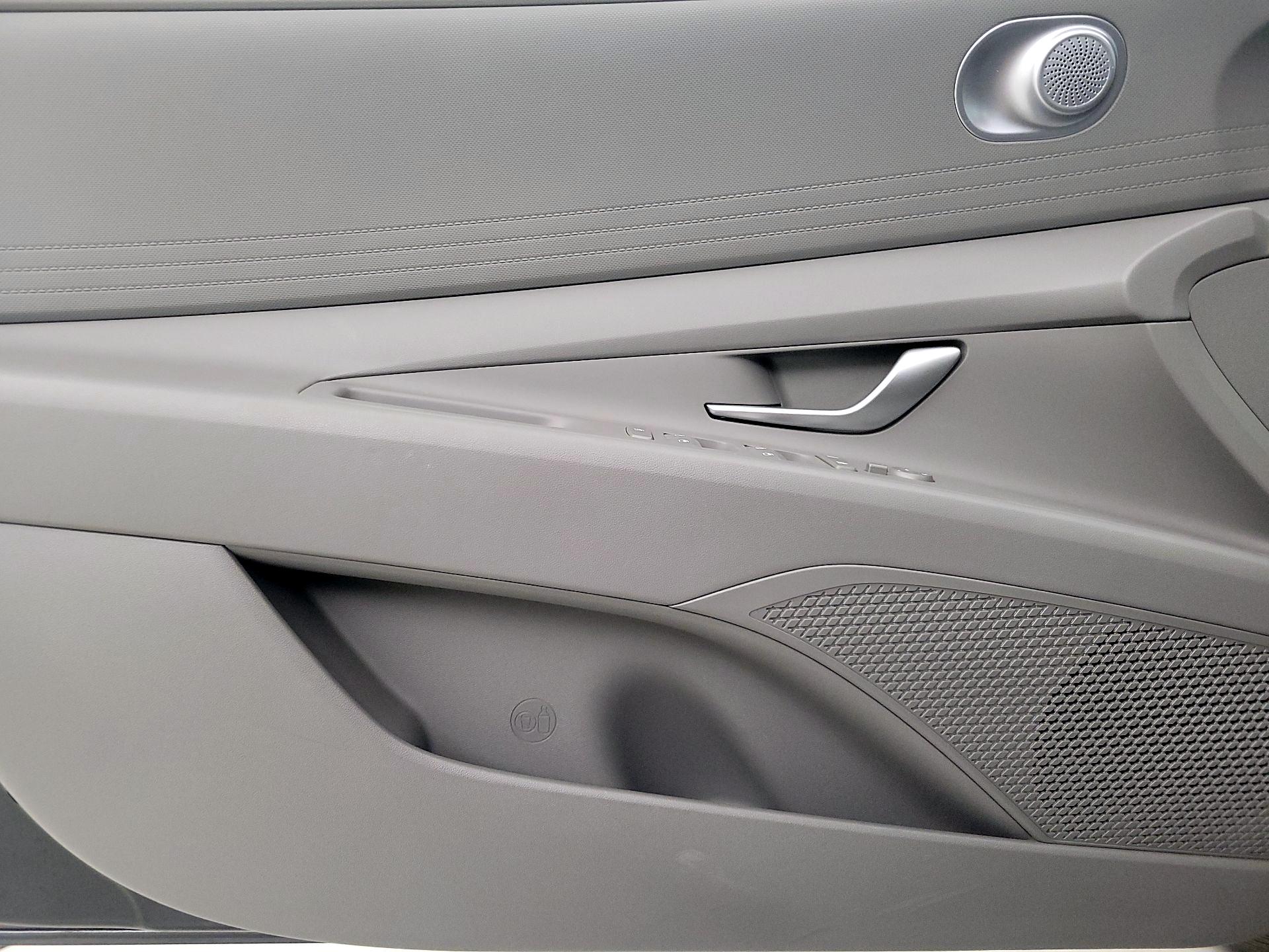 Thumbnail: 2023 Hyundai Elantra - 12