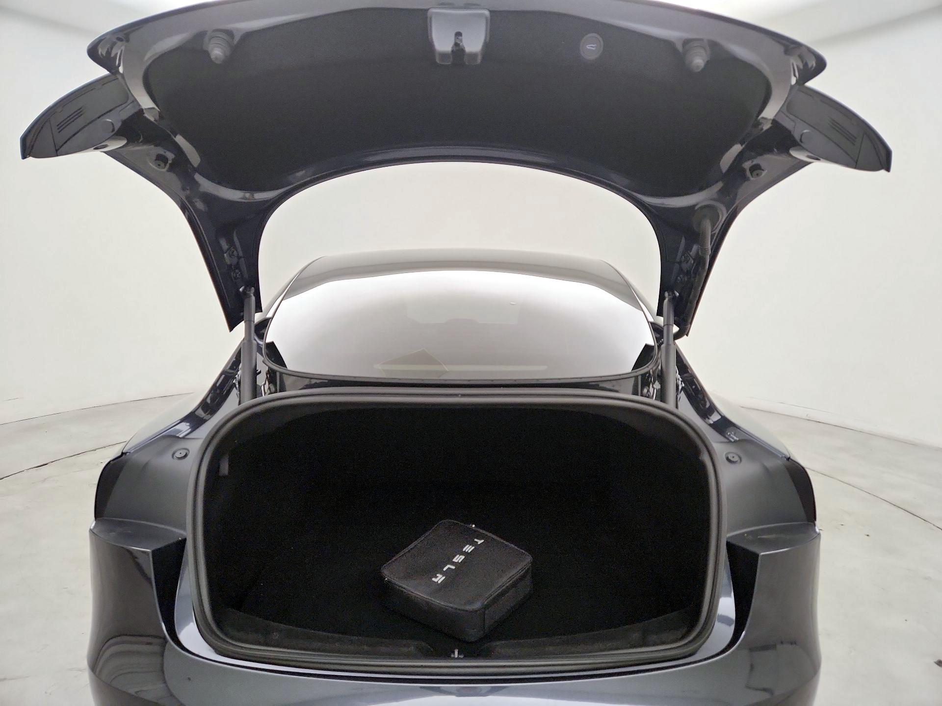 Thumbnail: 2025 Tesla Model 3 - 19