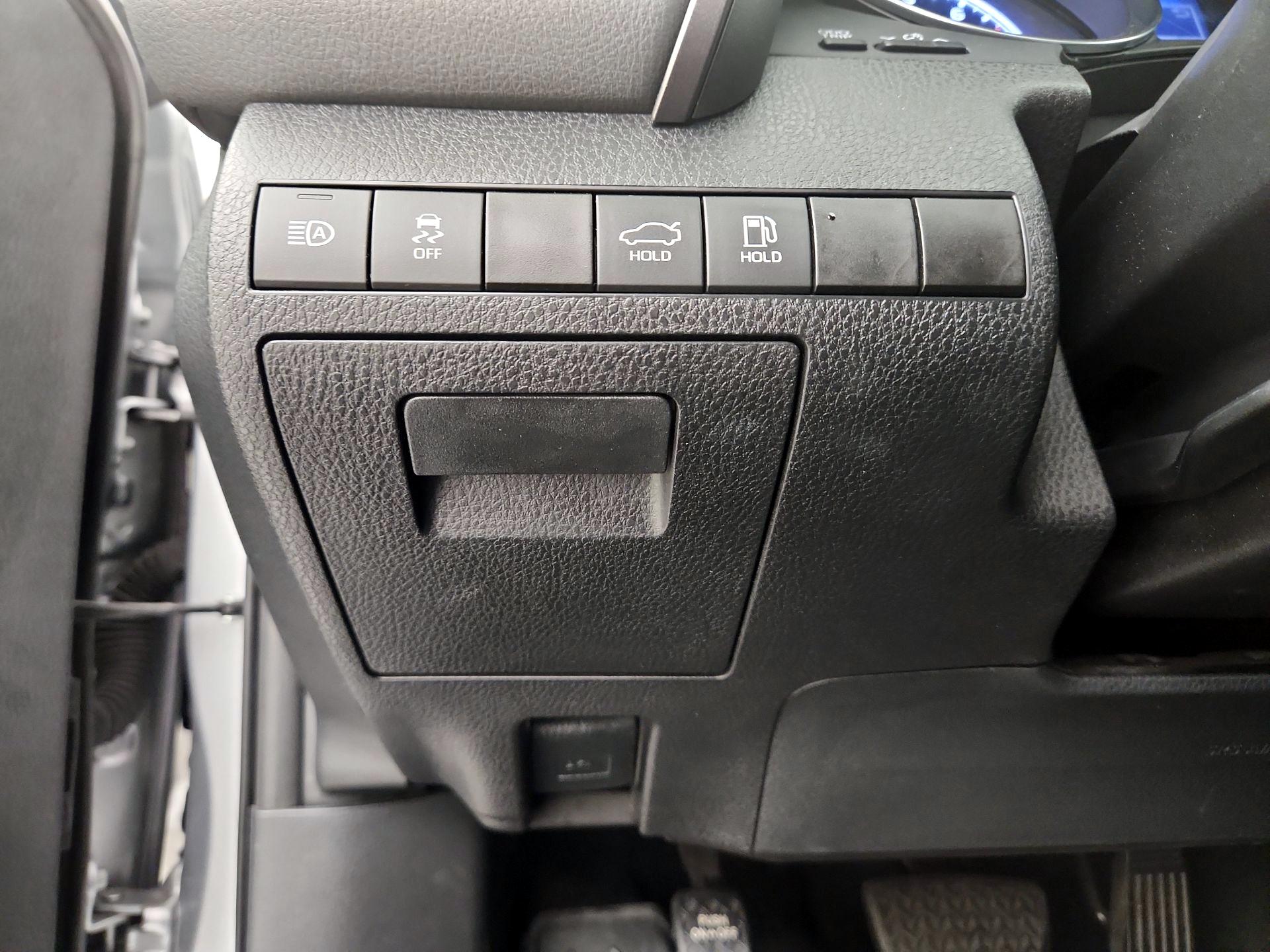 Thumbnail: 2019 Toyota Camry - 13