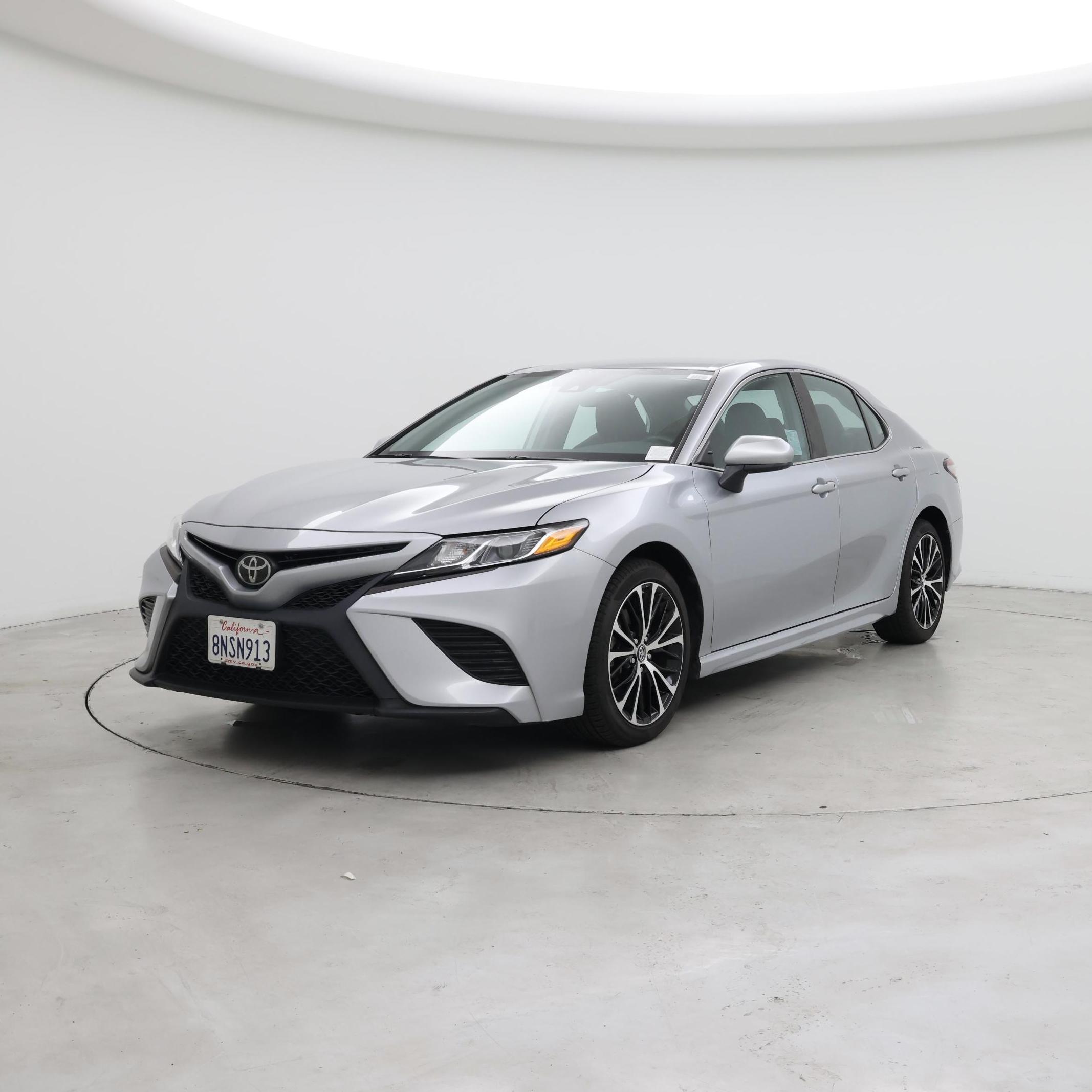 Thumbnail: 2019 Toyota Camry - 4