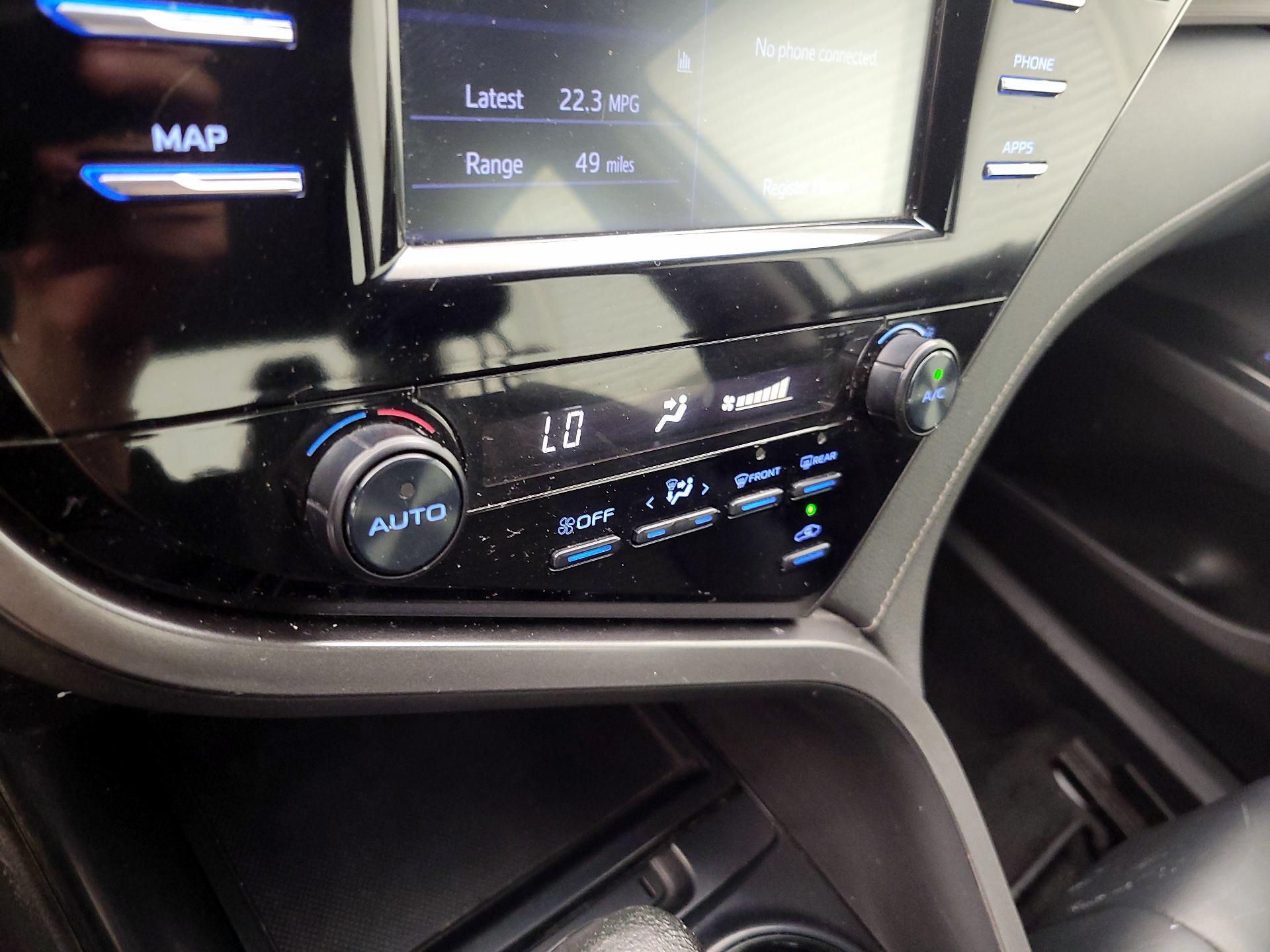 Thumbnail: 2019 Toyota Camry - 16