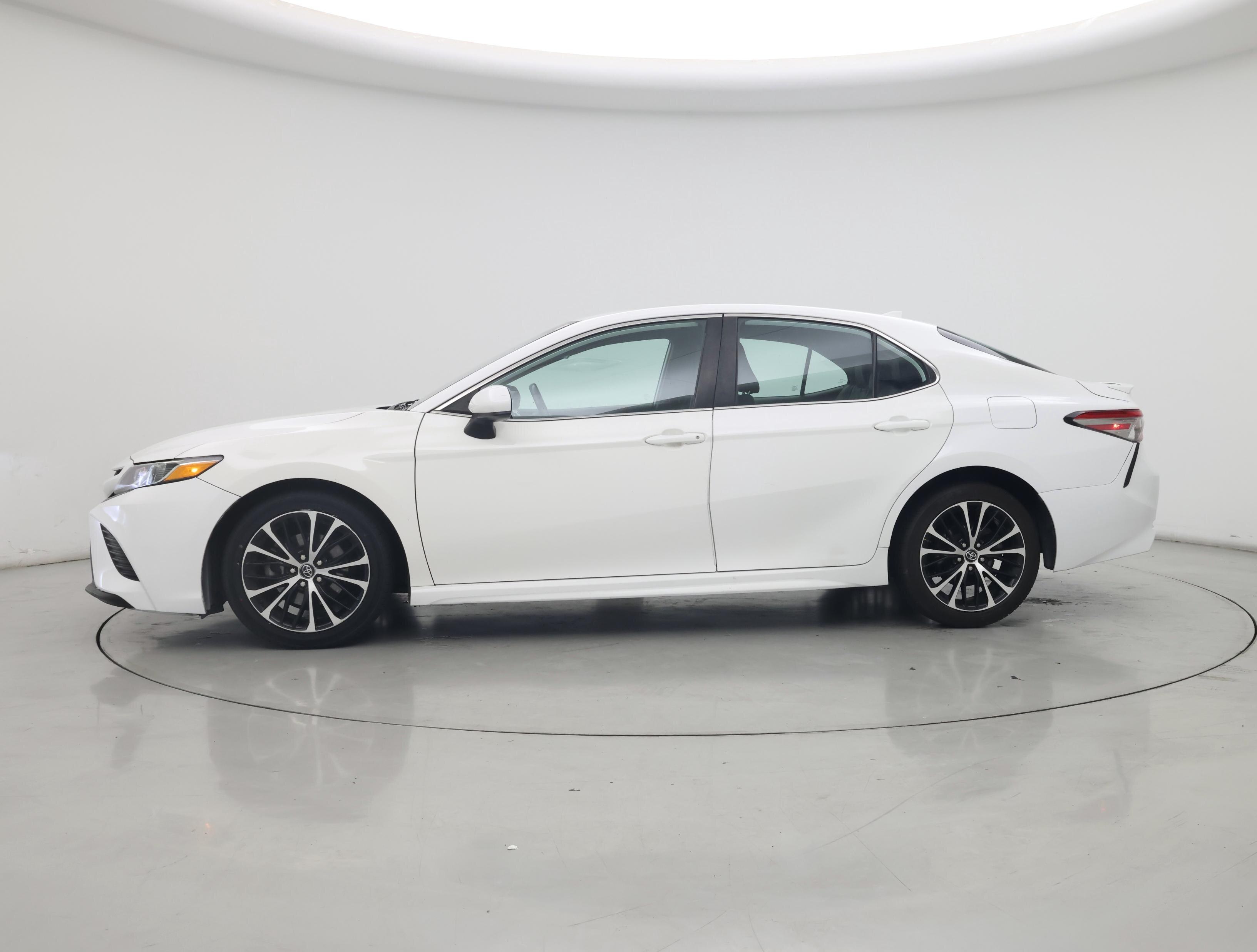 Thumbnail: 2019 Toyota Camry - 3