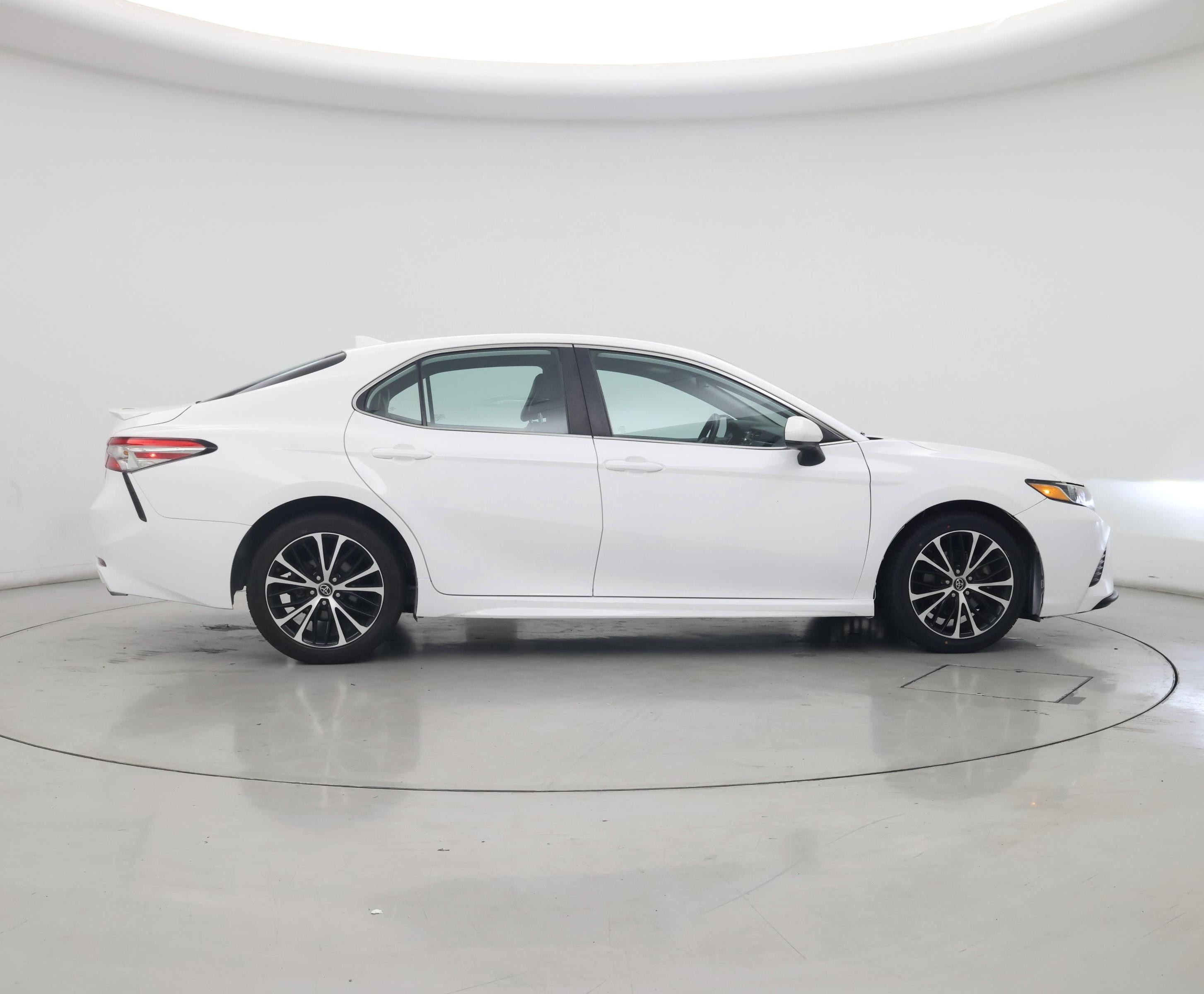 Thumbnail: 2019 Toyota Camry - 7