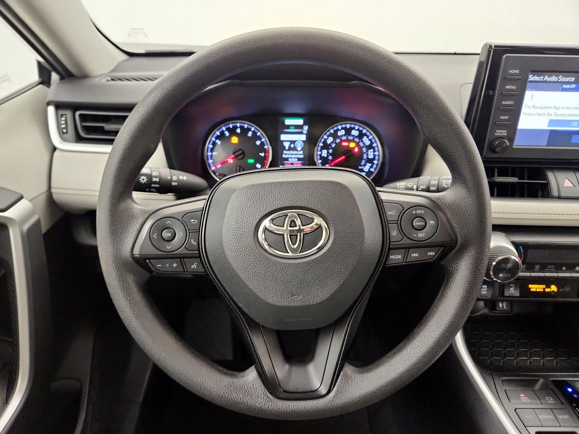 Thumbnail: 2019 Toyota RAV4 - 10