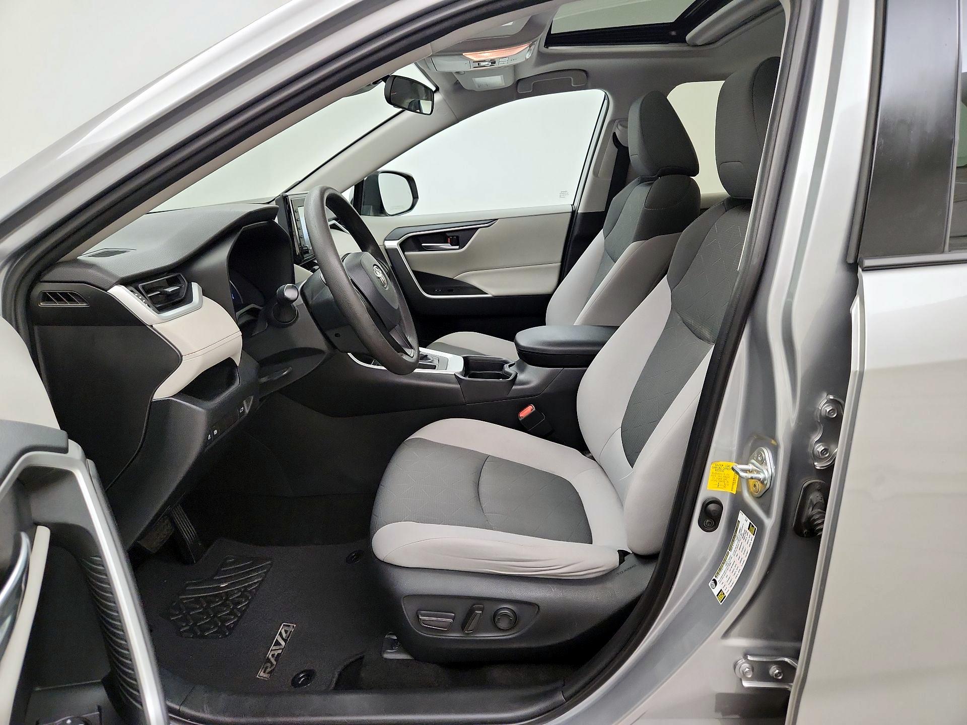Thumbnail: 2019 Toyota RAV4 - 11