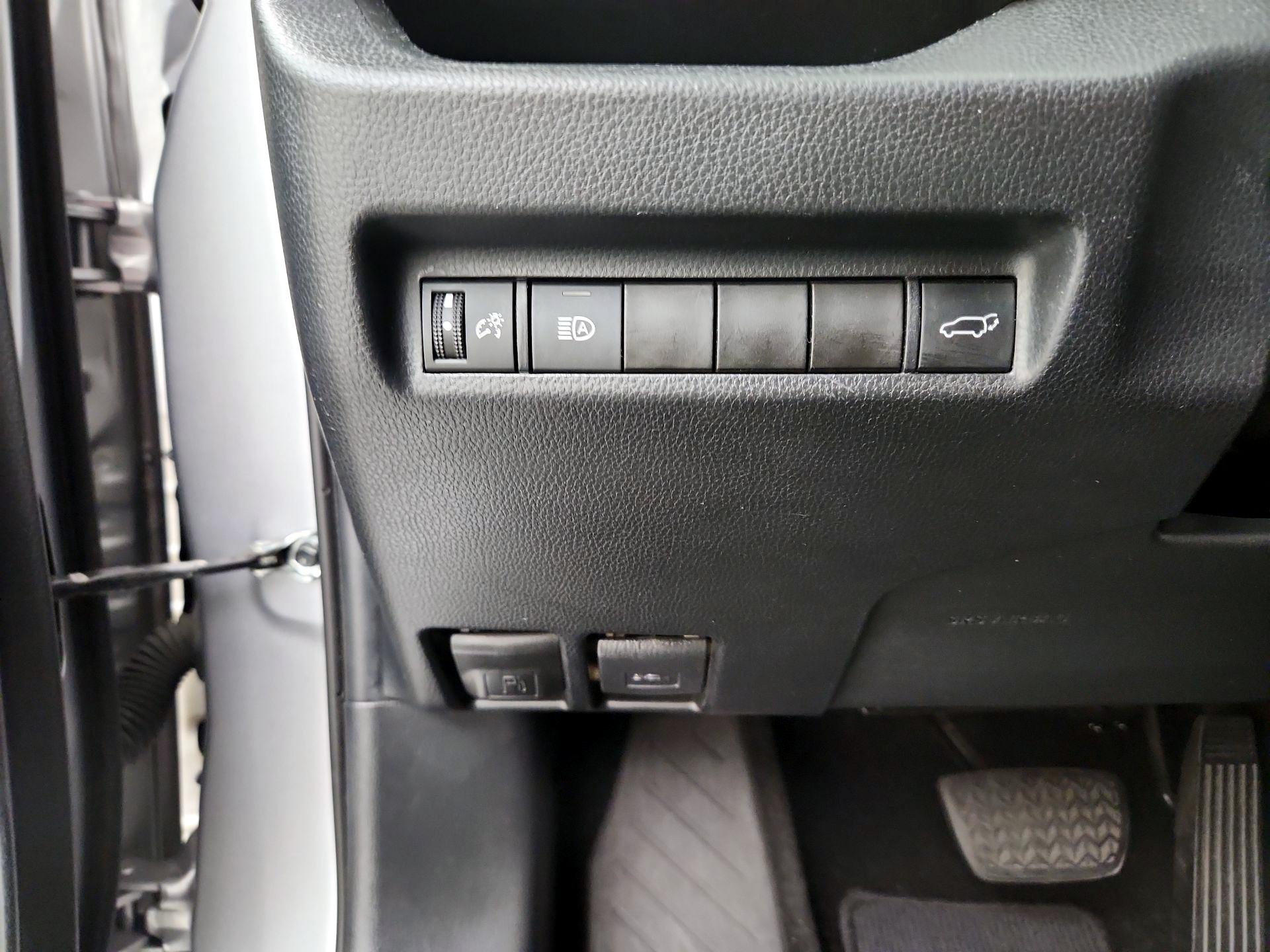 Thumbnail: 2019 Toyota RAV4 - 13