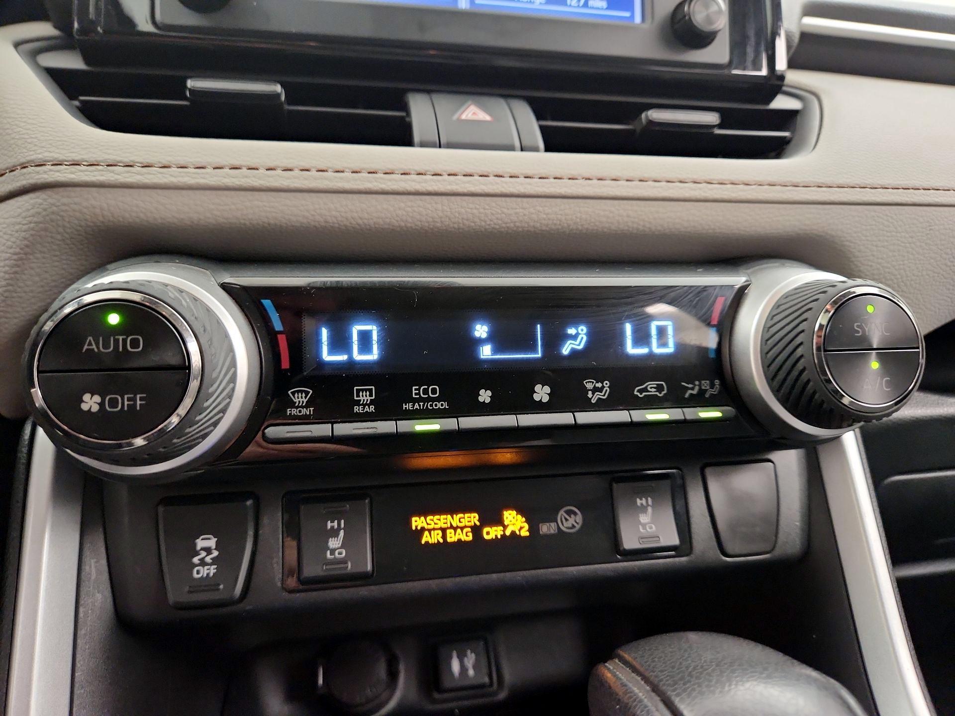 Thumbnail: 2019 Toyota RAV4 - 16
