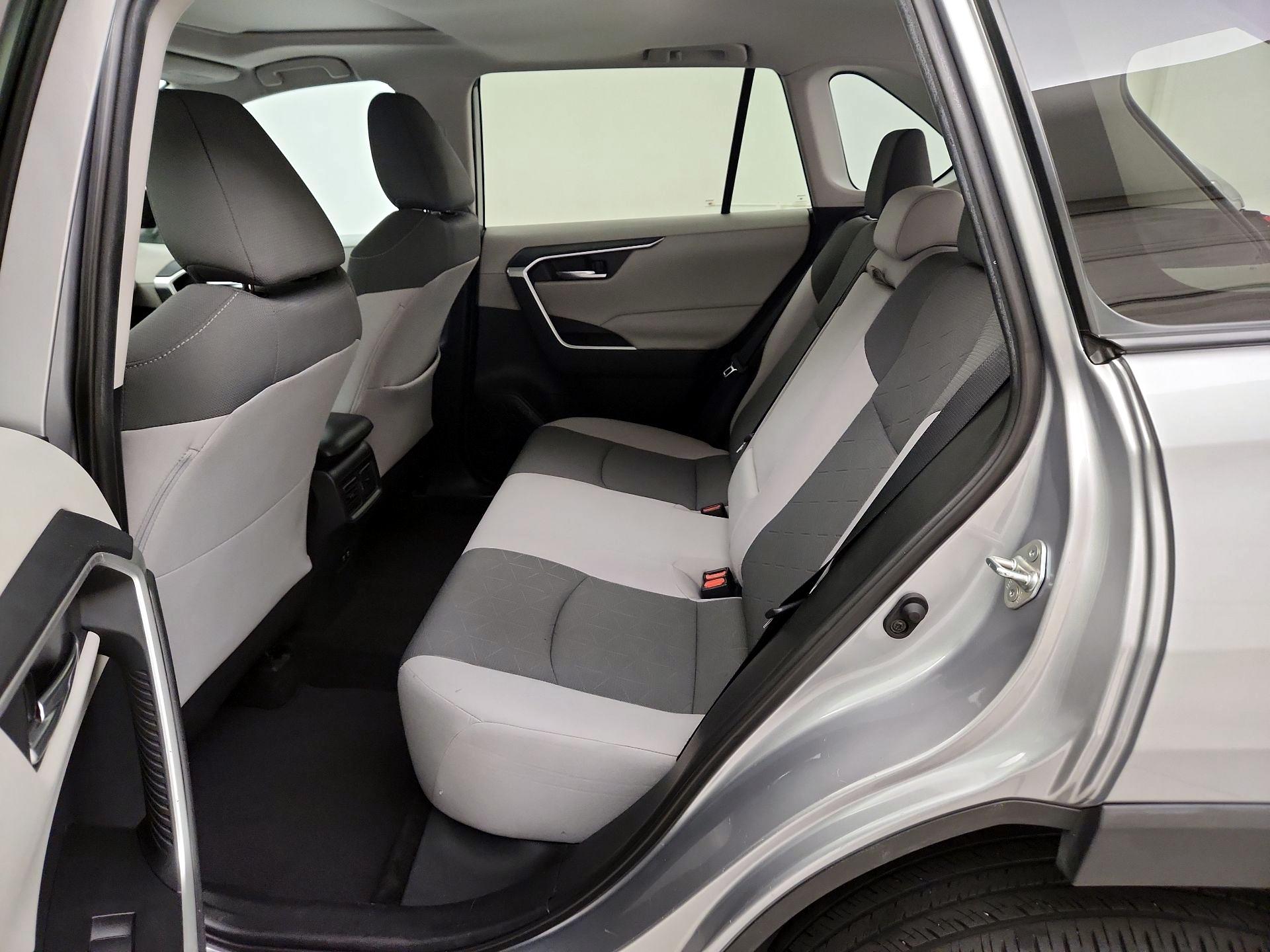 Thumbnail: 2019 Toyota RAV4 - 20