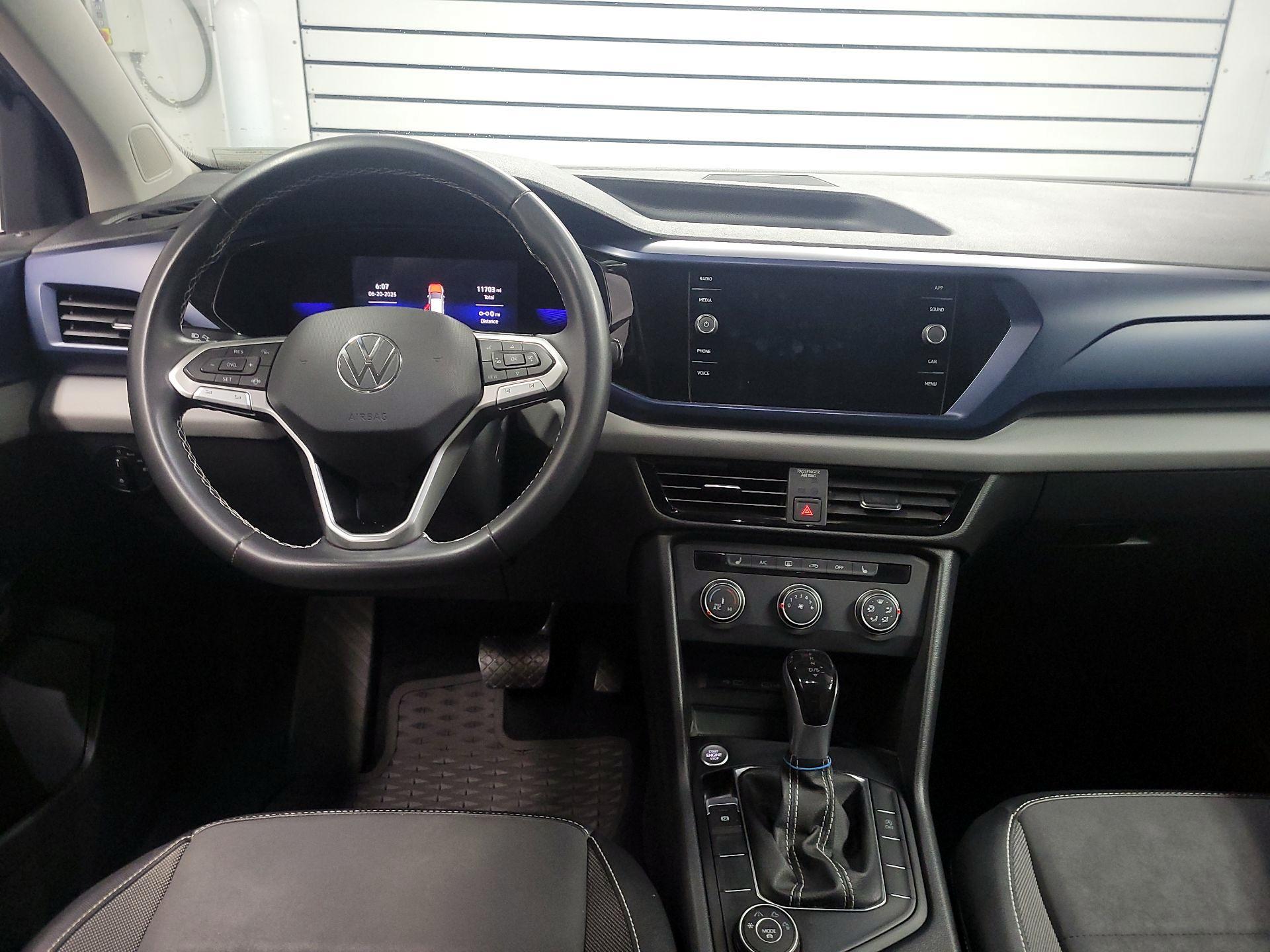 Thumbnail: 2022 Volkswagen Taos - 9
