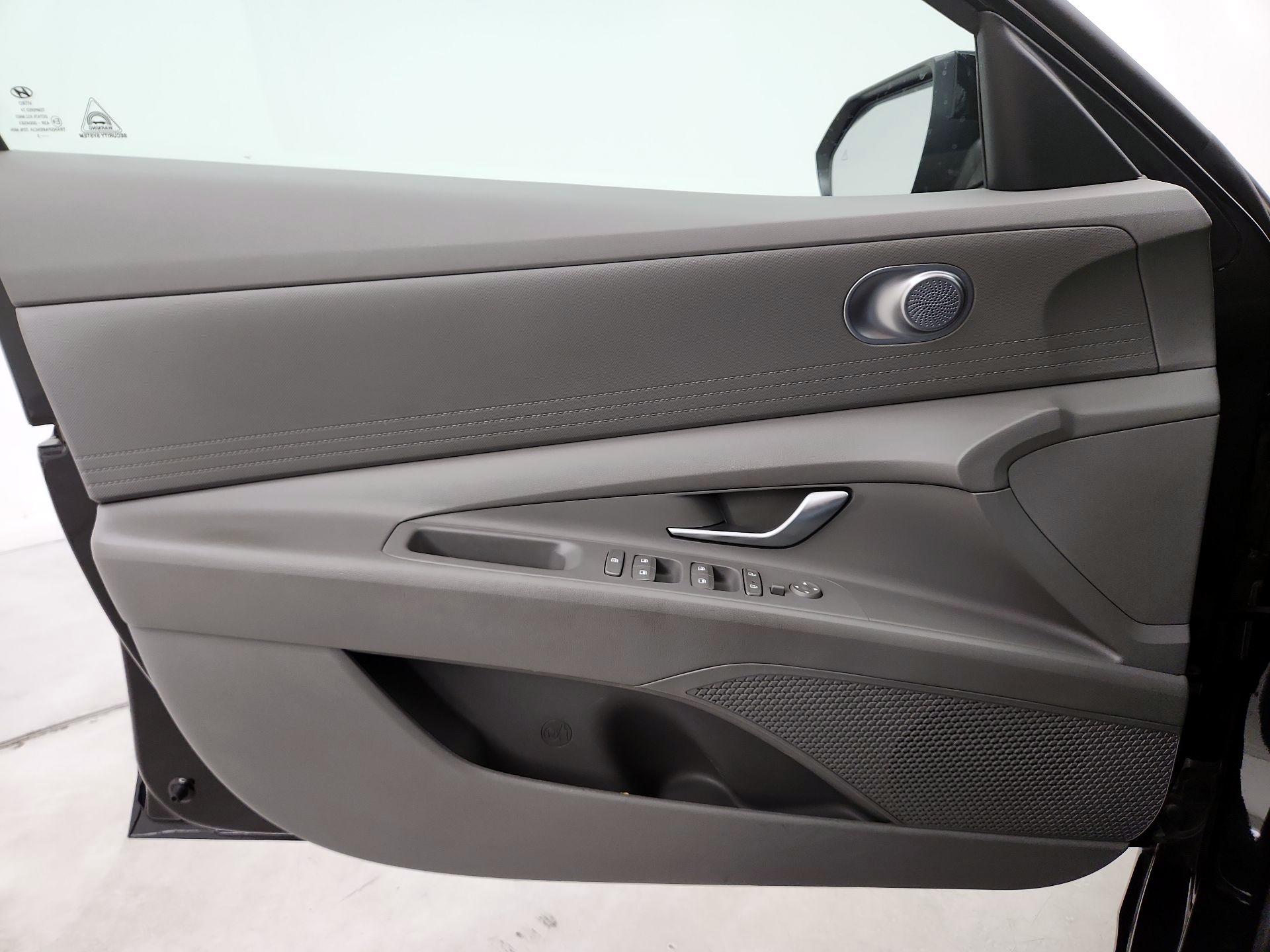 Thumbnail: 2023 Hyundai Elantra - 12