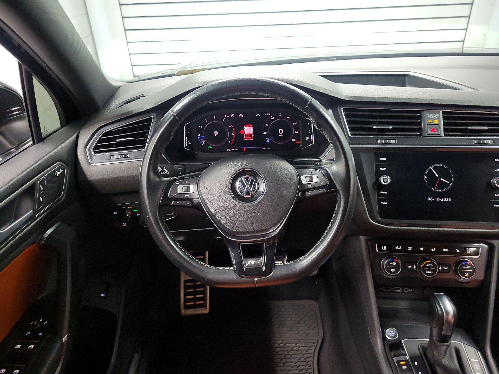 Thumbnail: 2020 Volkswagen Tiguan - 10