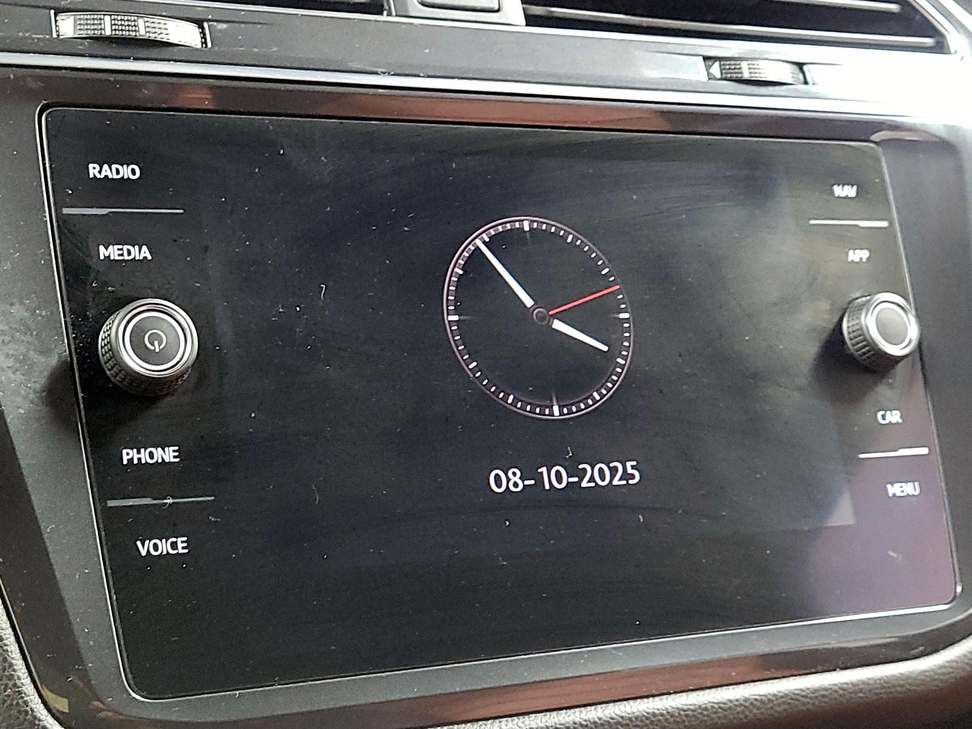 Thumbnail: 2020 Volkswagen Tiguan - 14