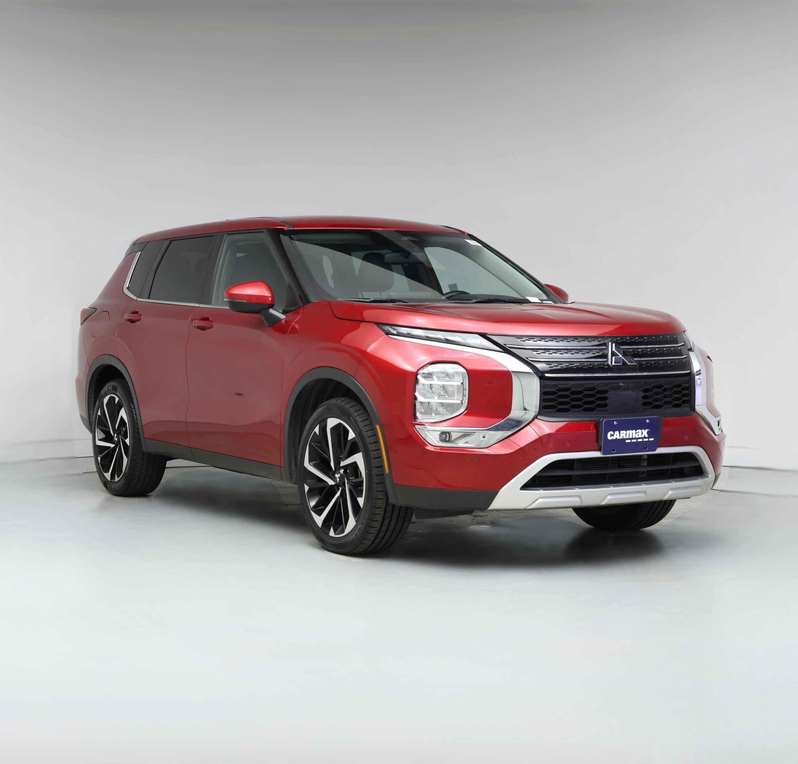 Thumbnail: 2023 Mitsubishi Outlander - 1