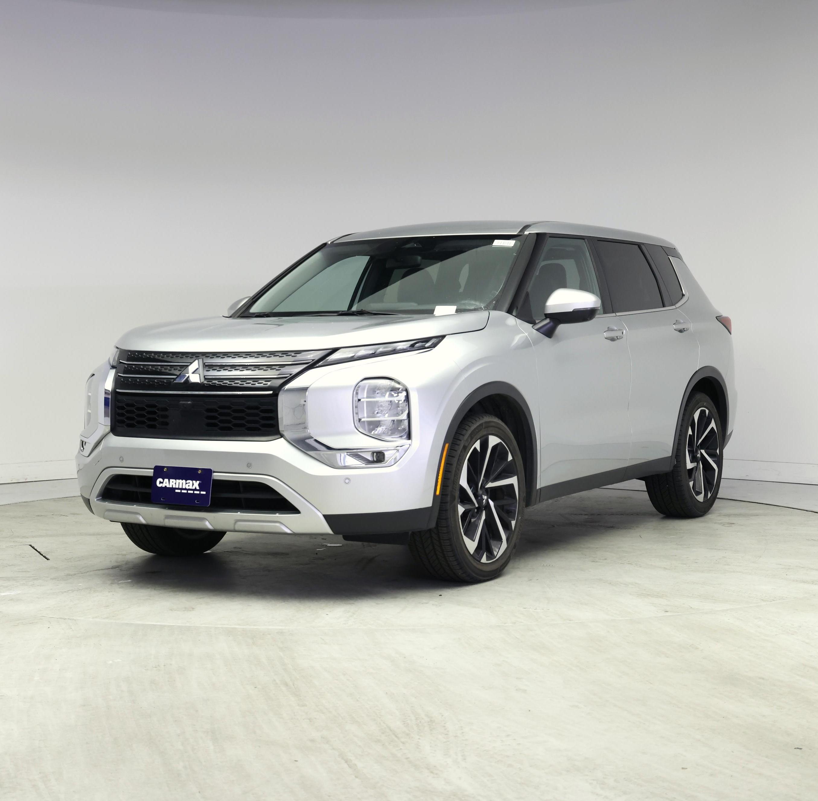 Thumbnail: 2024 Mitsubishi Outlander - 4