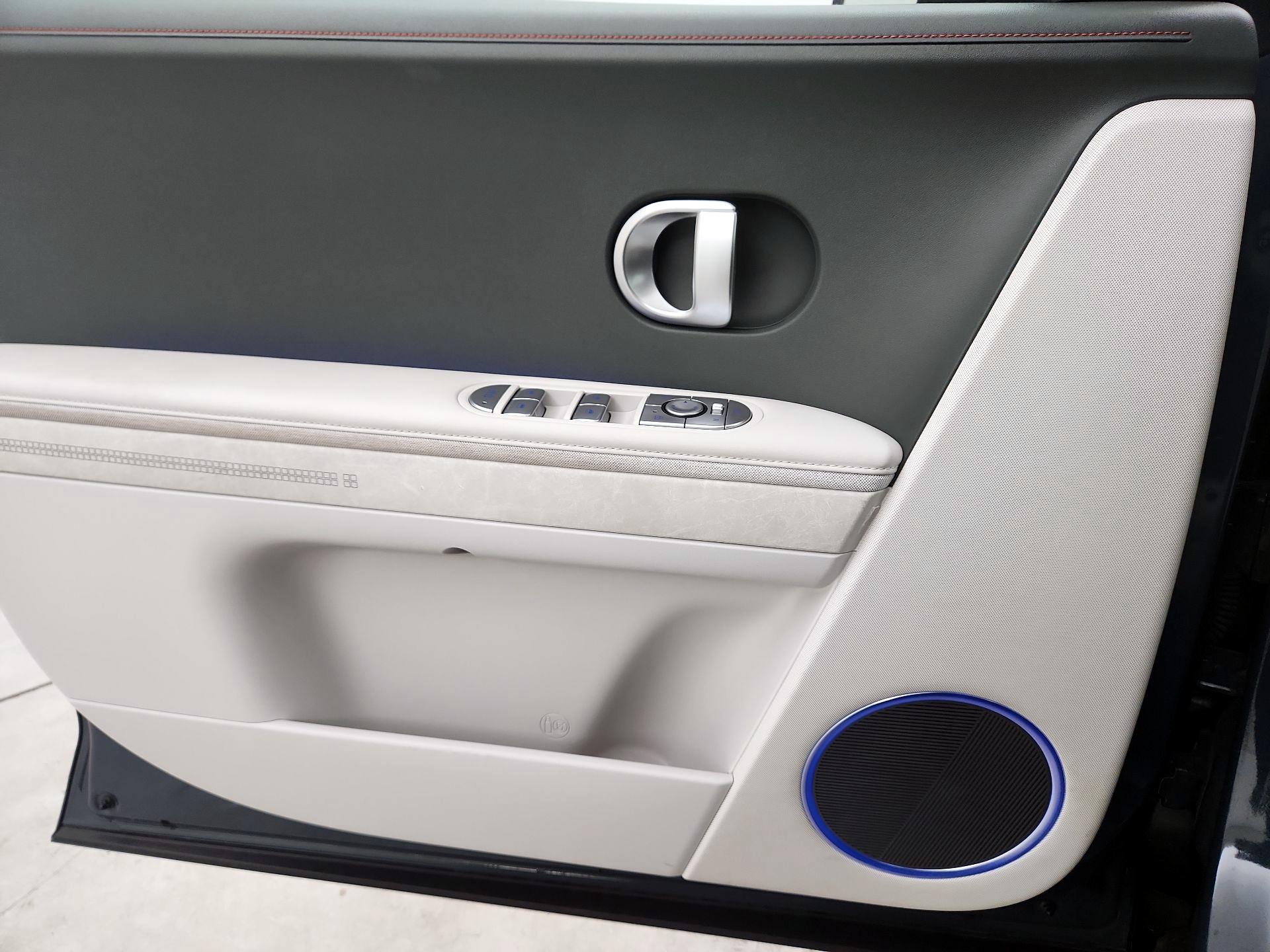 Thumbnail: 2023 Hyundai Ioniq 5 - 12