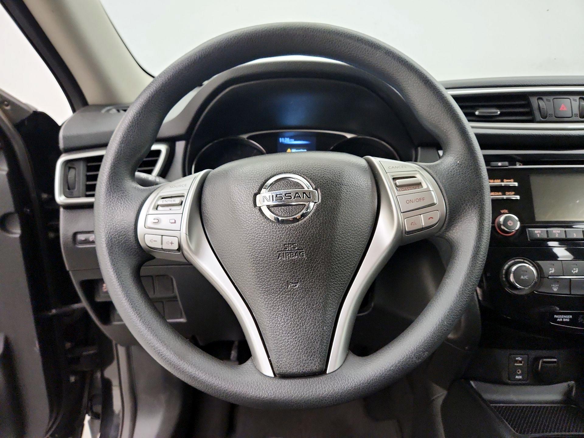 Thumbnail: 2015 Nissan Rogue - 10