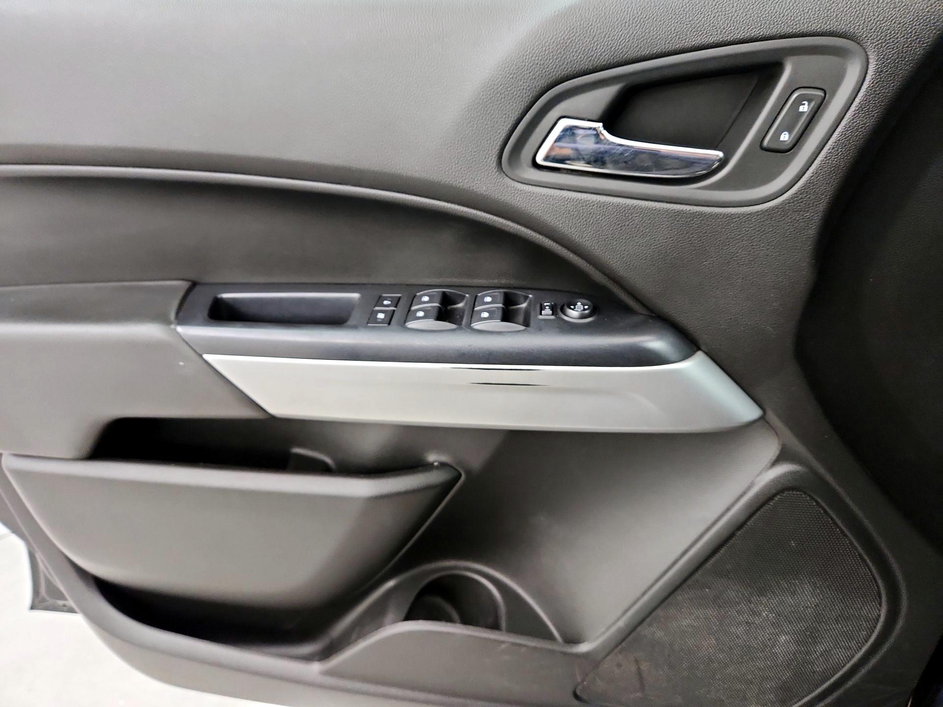 Thumbnail: 2021 Chevrolet Colorado - 12