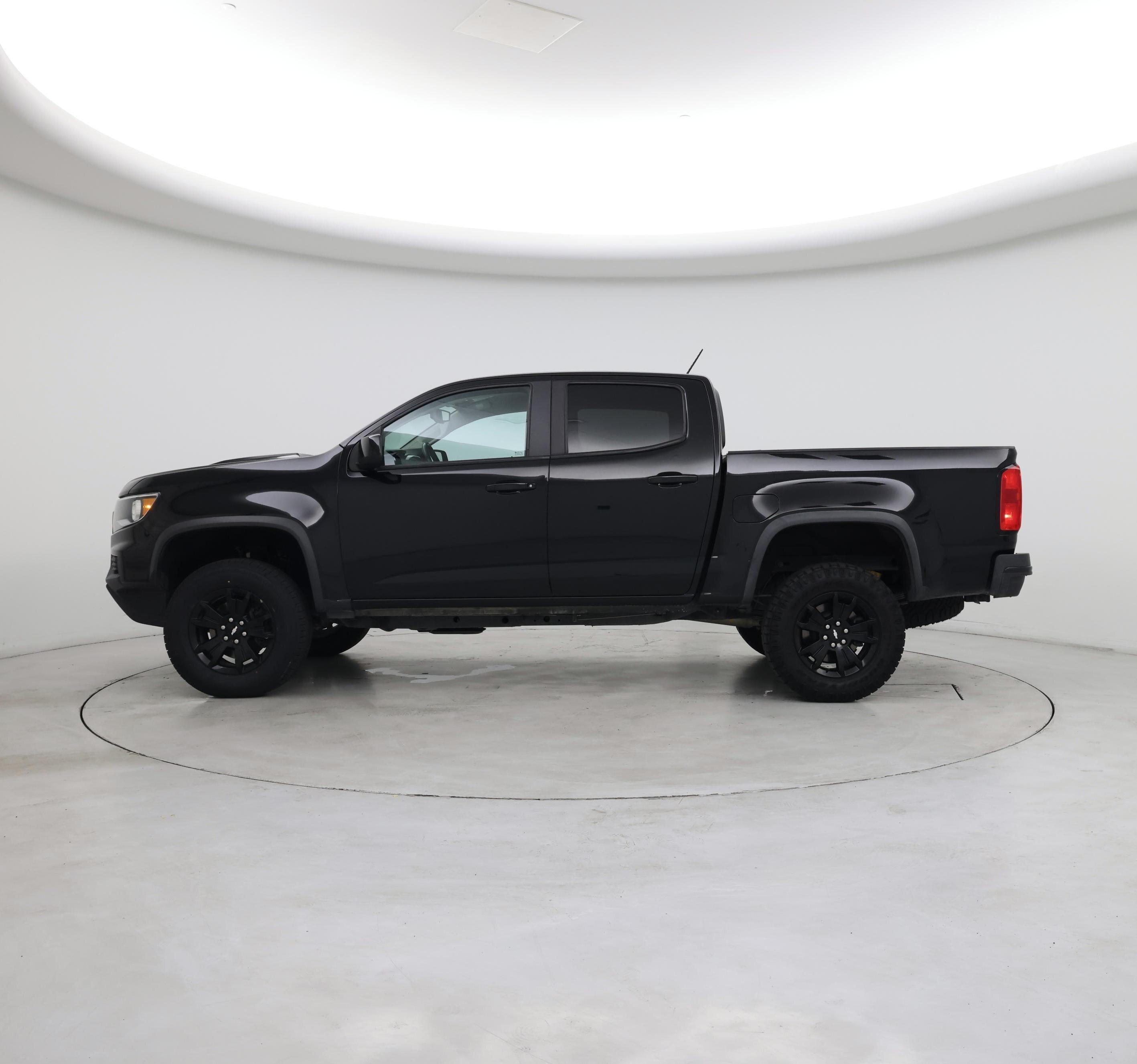 Thumbnail: 2021 Chevrolet Colorado - 3