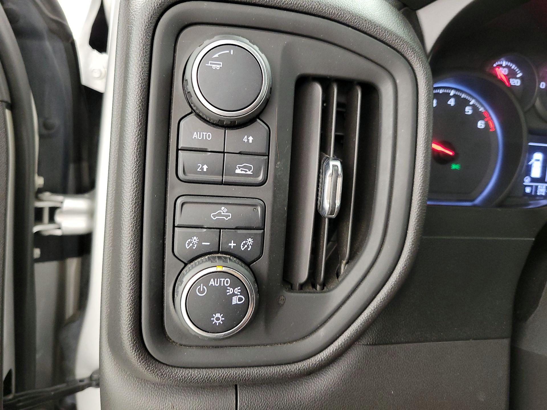 Thumbnail: 2021 Chevrolet Silverado 1500 - 13