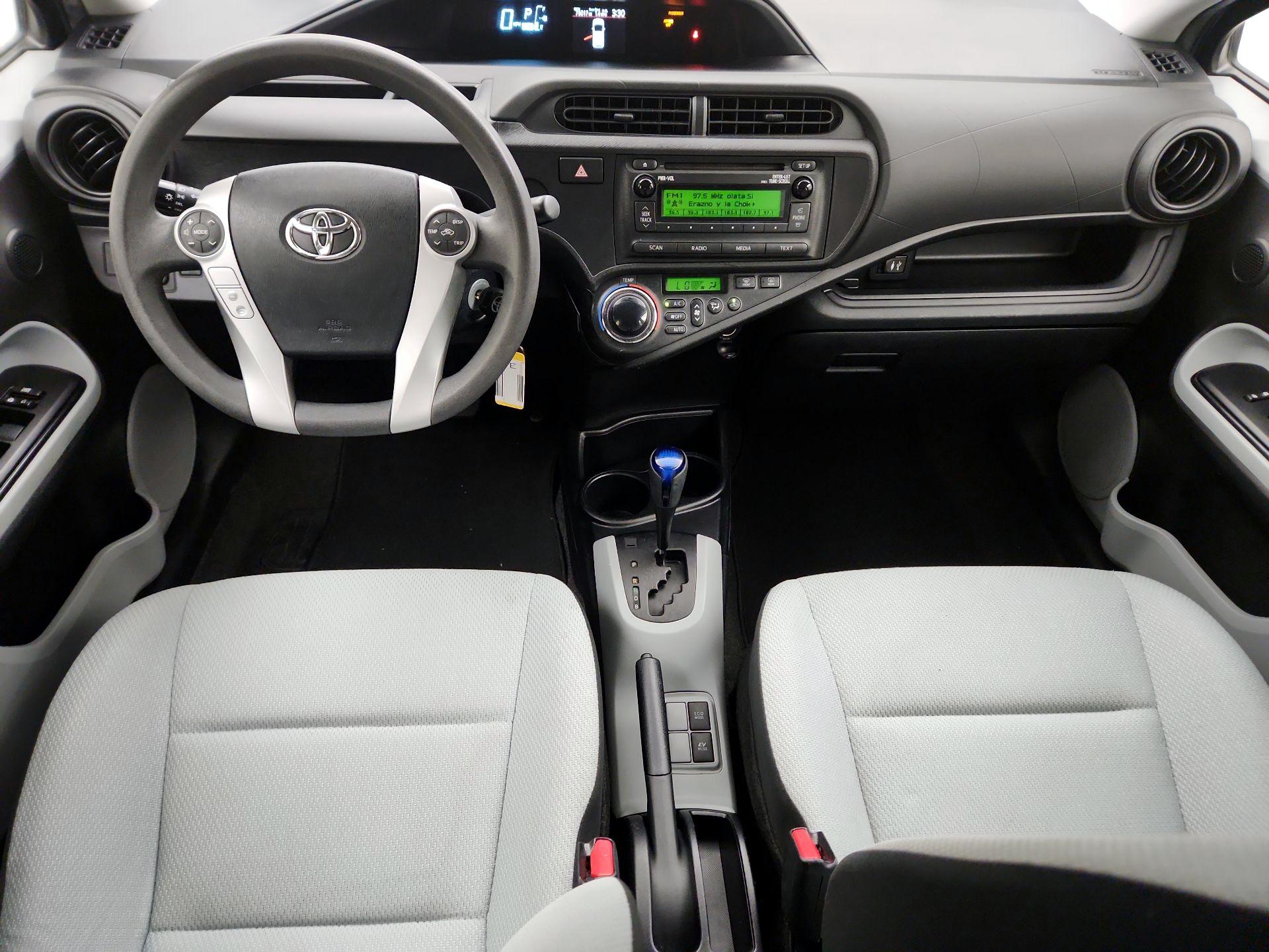 Thumbnail: 2014 Toyota Prius c - 9