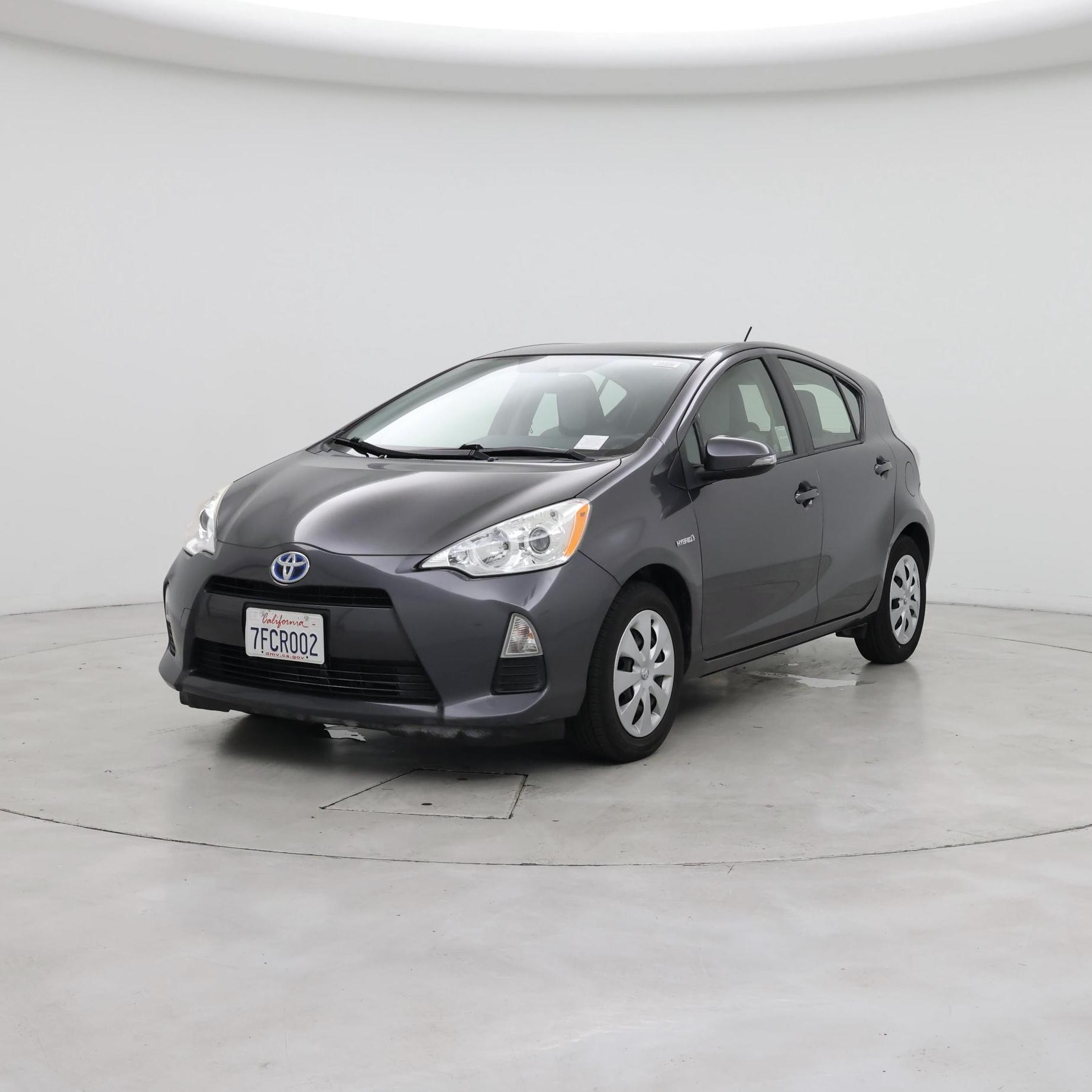 Thumbnail: 2014 Toyota Prius c - 4