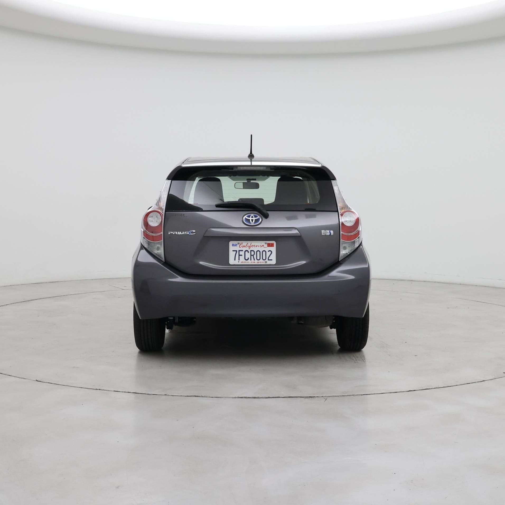 Thumbnail: 2014 Toyota Prius c - 6